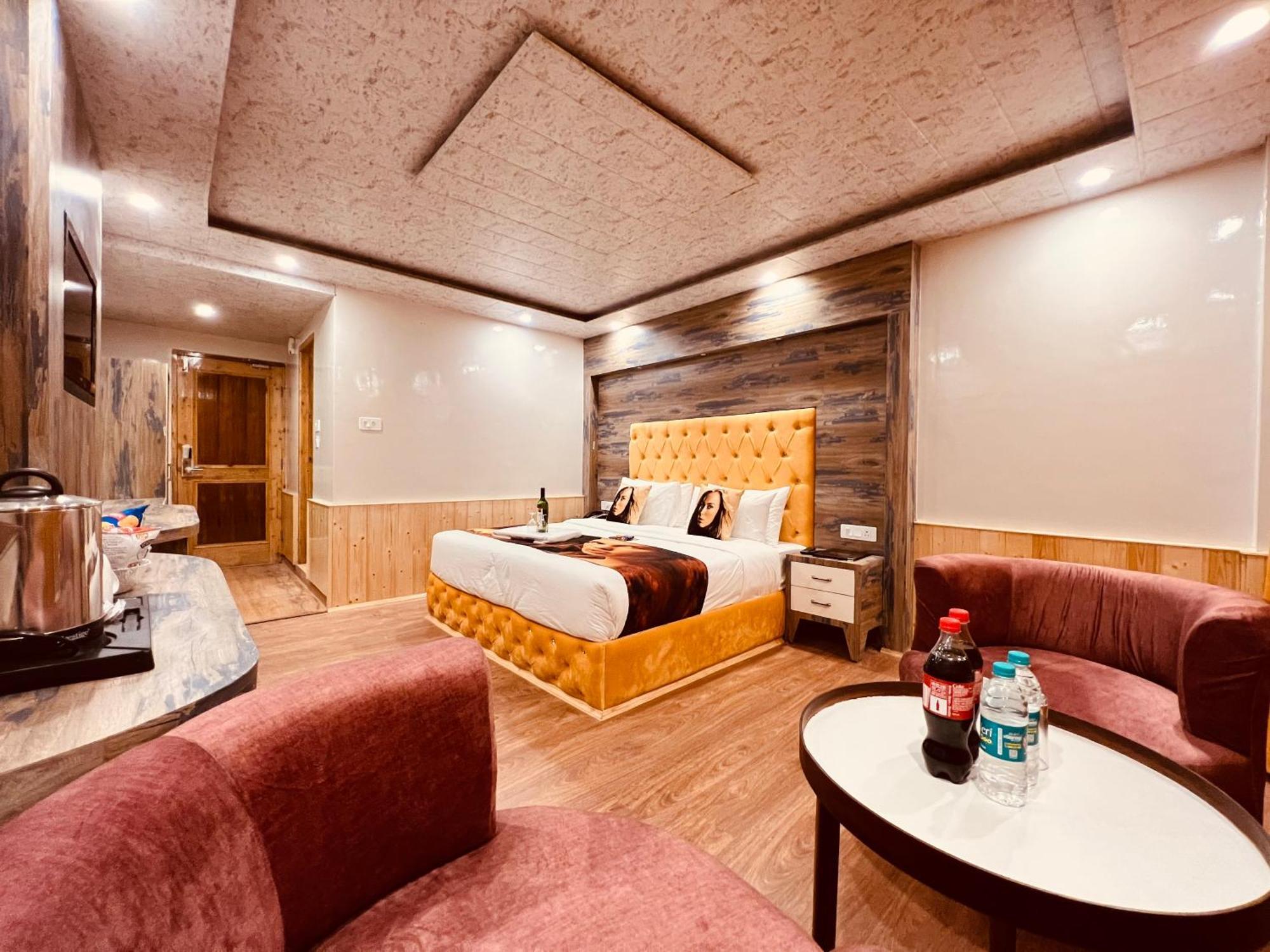 Hill River - Heated & Air Cooled - Near Mall Road , Of 2024- 2025 Manali (Himachal Pradesh)