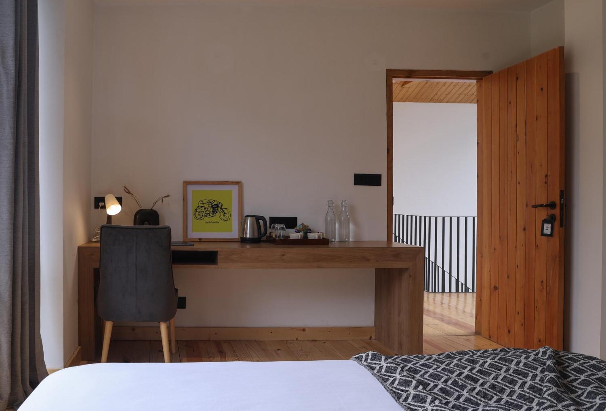 Hotel Warehouse Suites And Loft Manali (Himachal Pradesh)