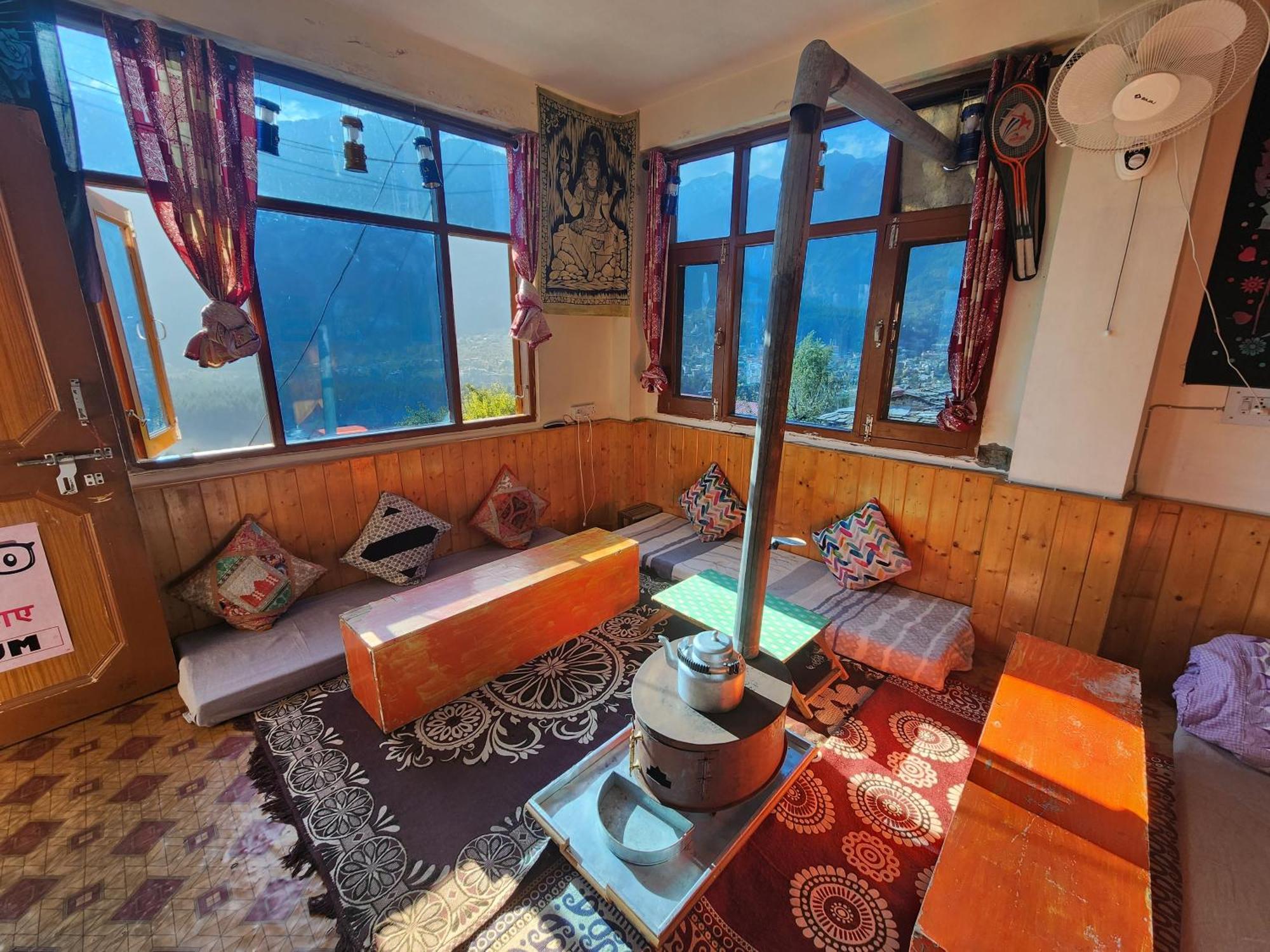 Safarnama Homestay - With Mountain And Sunset View * Manali (Himachal Pradesh)