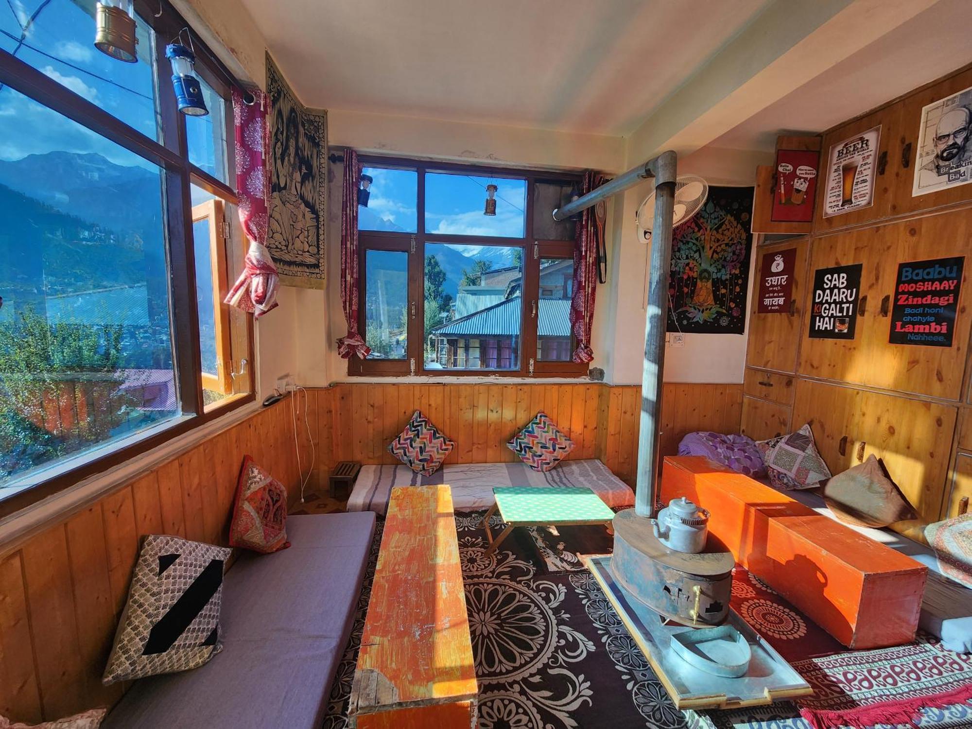Homestay Safarnama Homestay - With Mountain And Sunset View Manali (Himachal Pradesh)