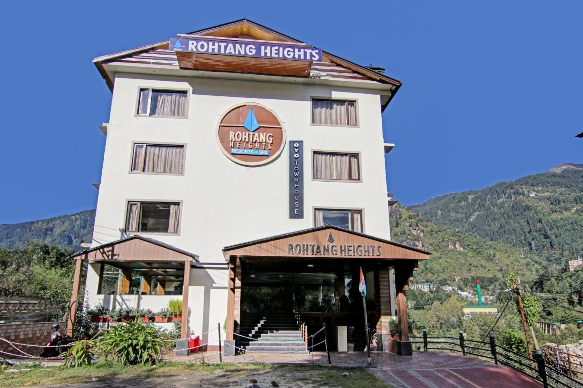 Hotel Townhouse Oak Rohtang Heights Manali (Himachal Pradesh)
