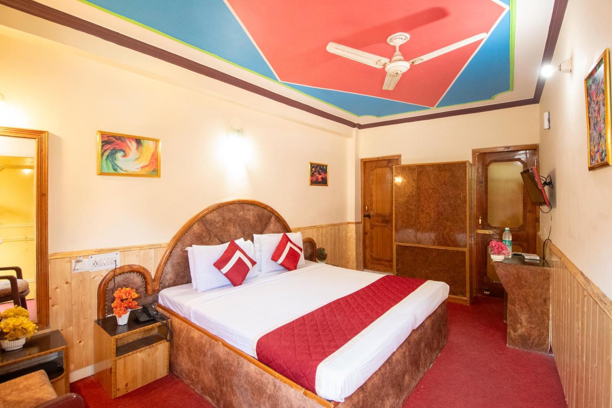 Octave Hillans Hotel Manali (Himachal Pradesh)