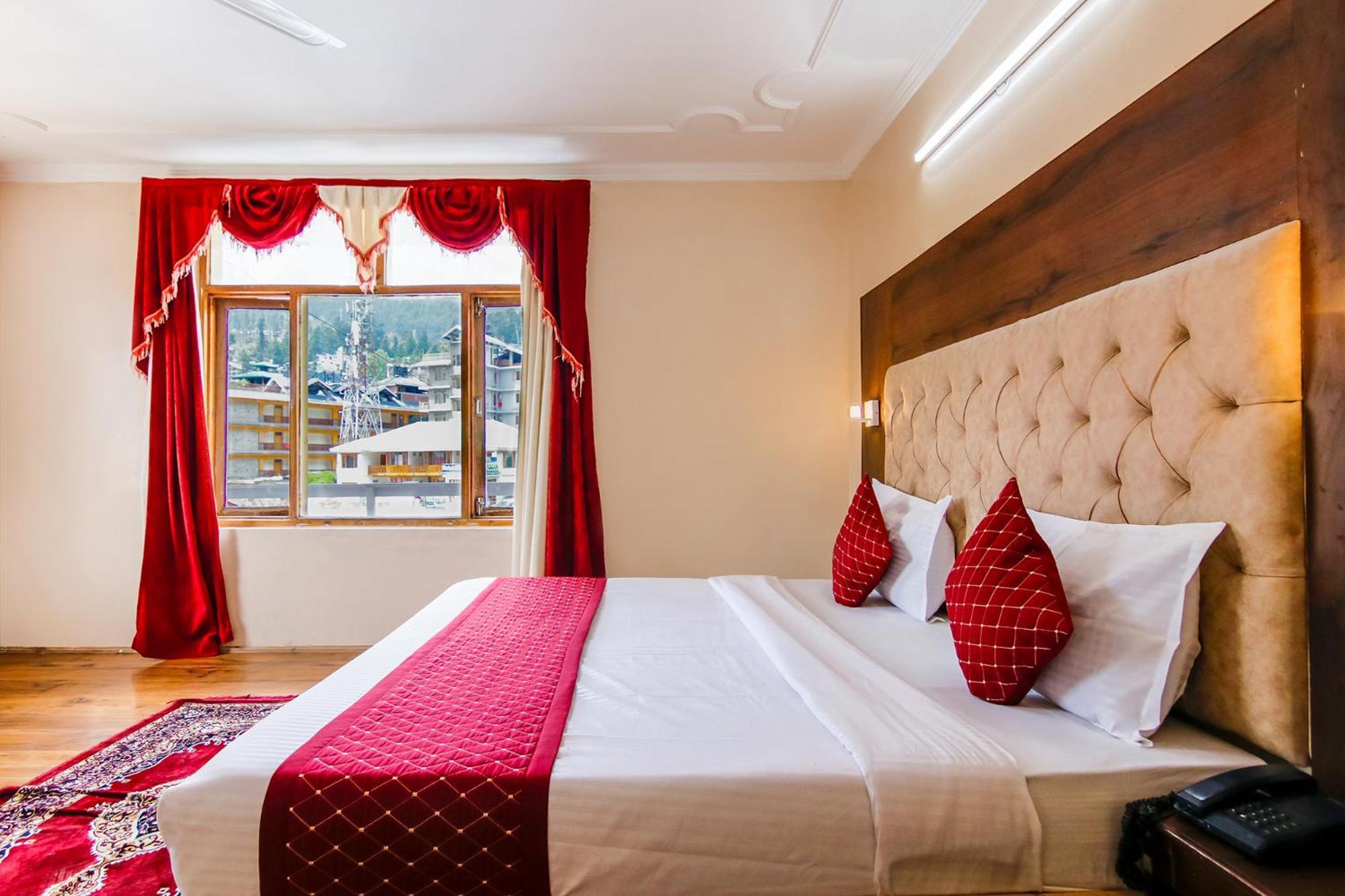 Fabhotel The Moon Hotel 3*