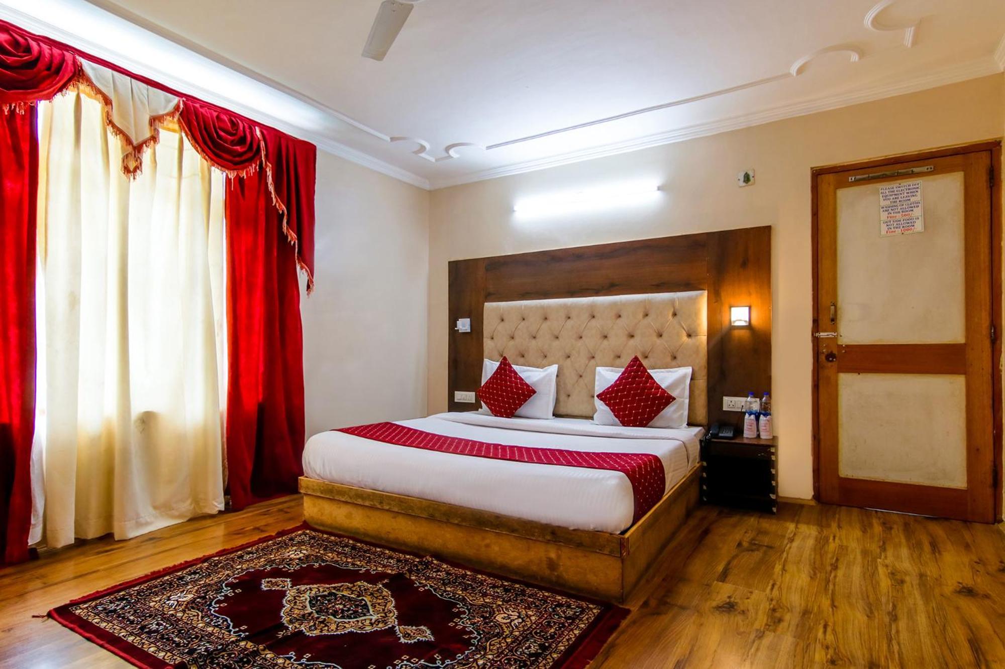 Fabhotel The Moon 3*