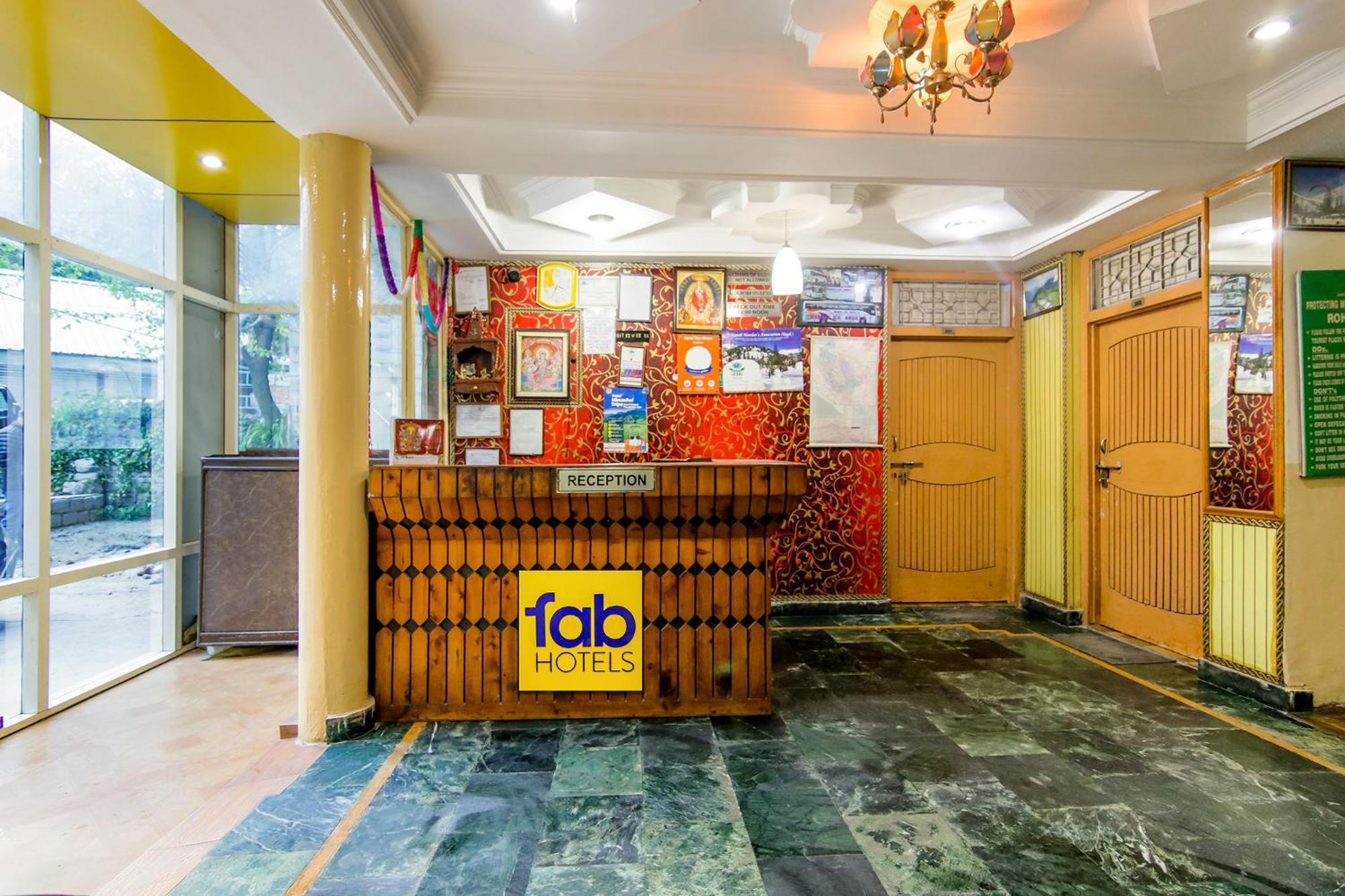 Fabhotel The Moon Hotel