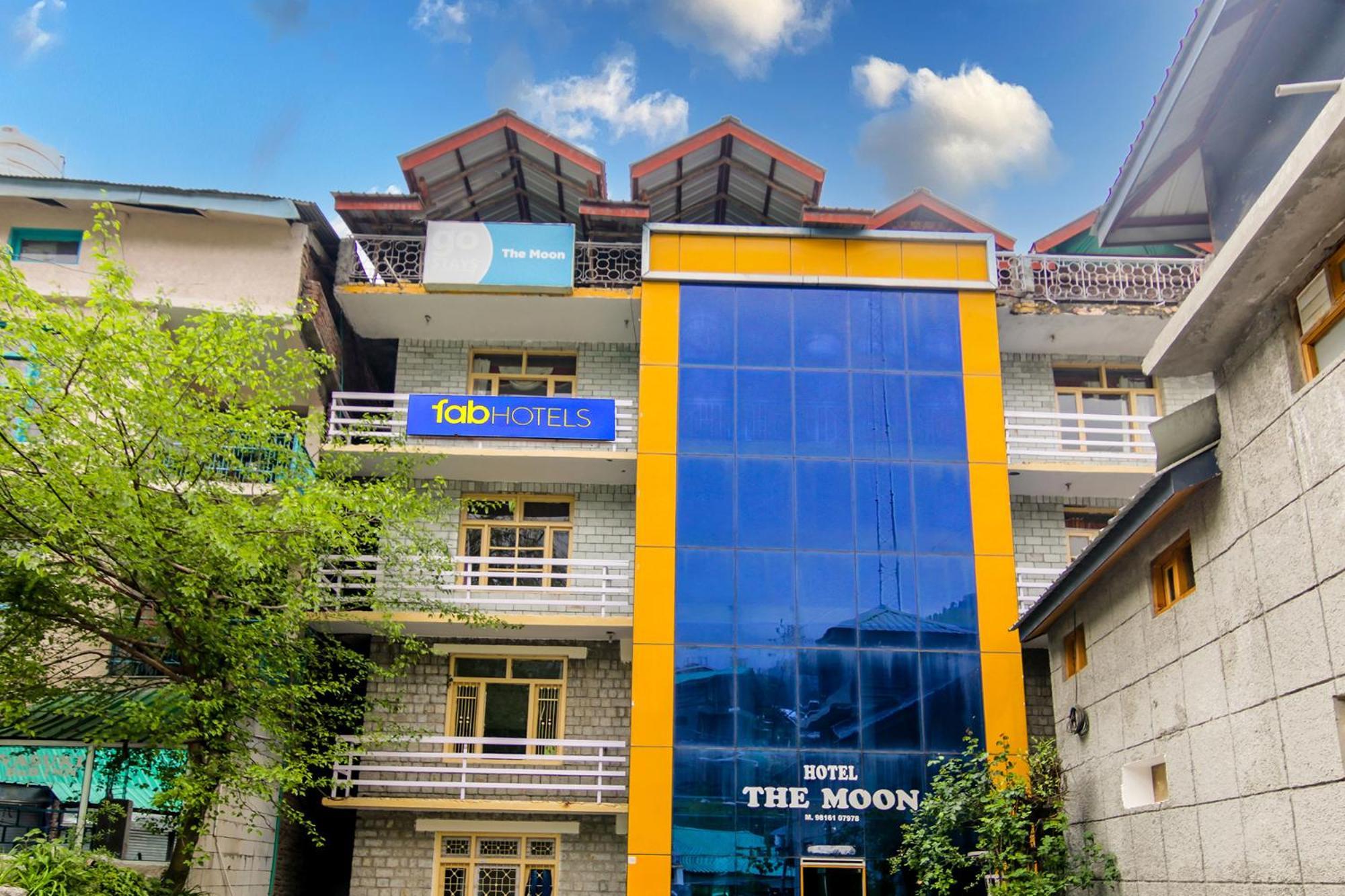 Fabhotel The Moon