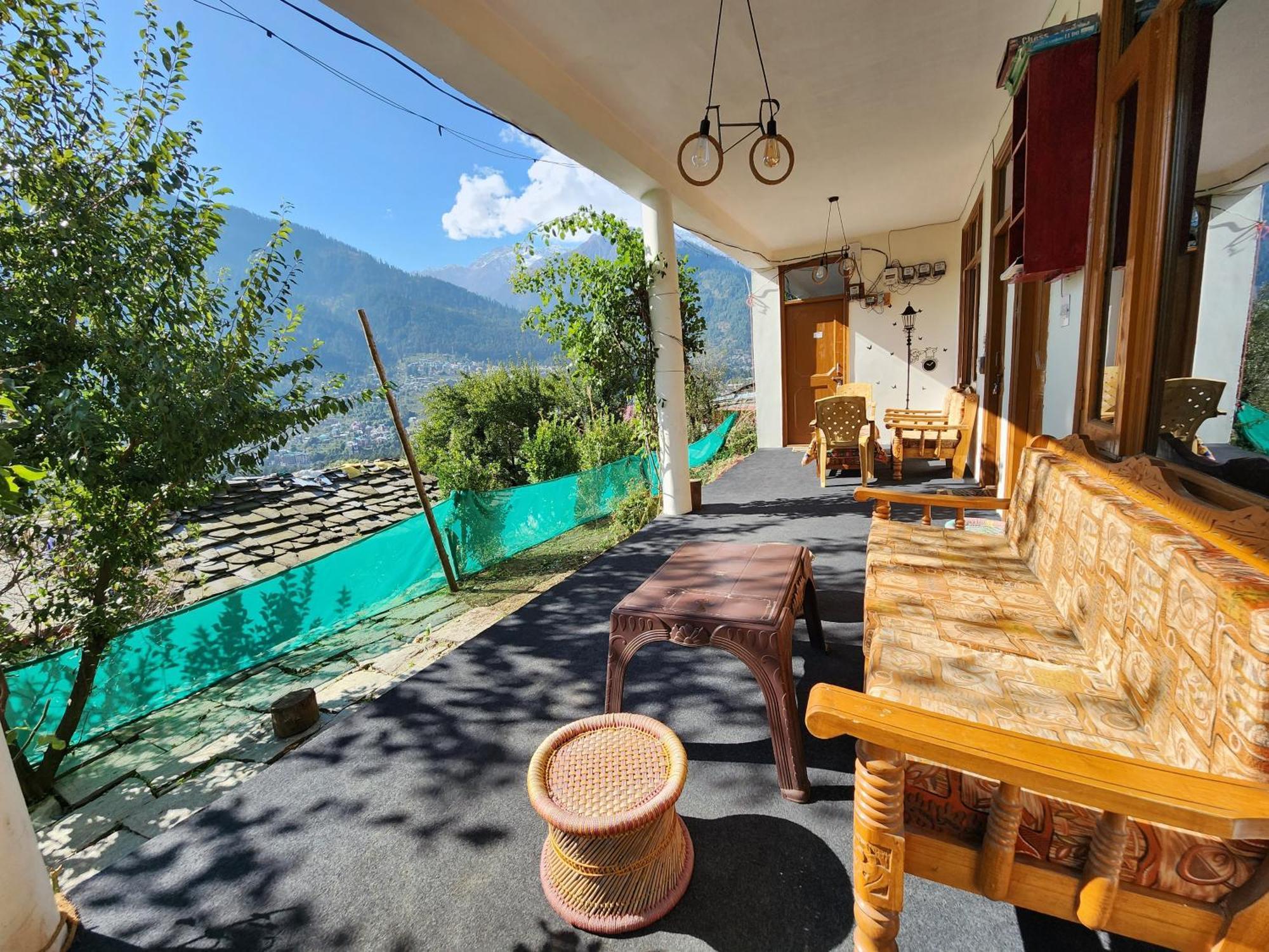 Homestay Safarnama Homestay - With Mountain And Sunset View Manali (Himachal Pradesh)