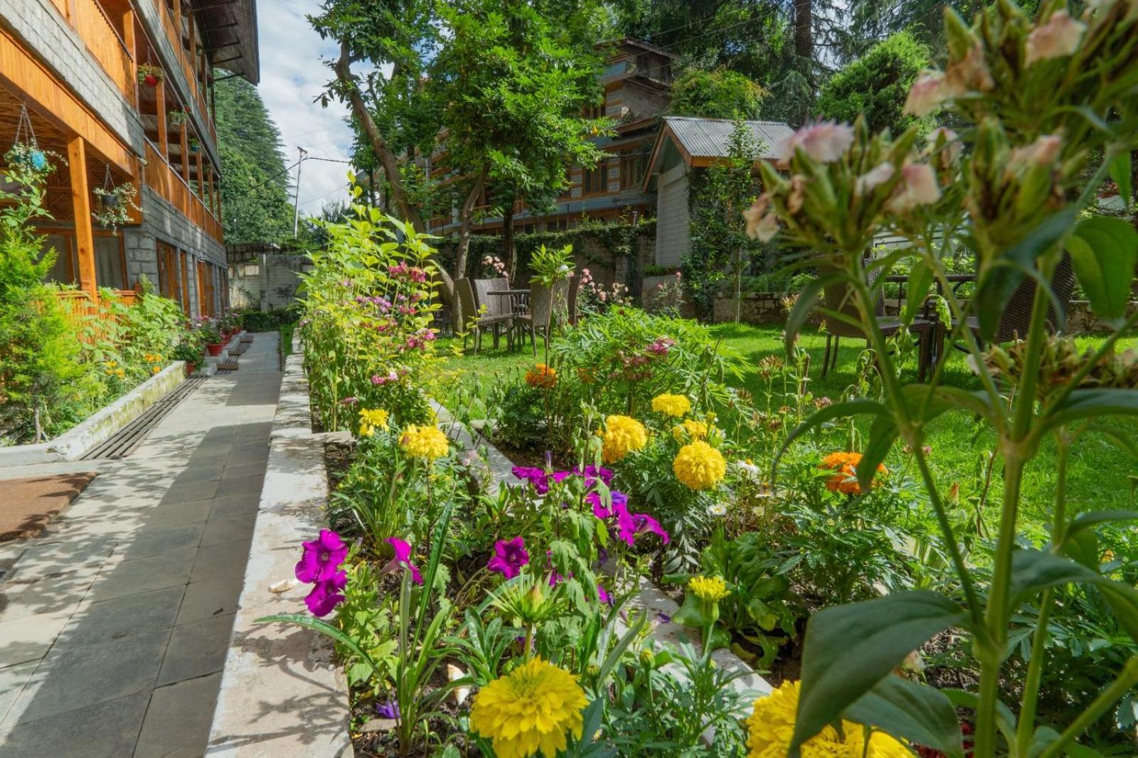 Negi's Mayflower A Heritage Since 1965 Hotel Manali (Himachal Pradesh)