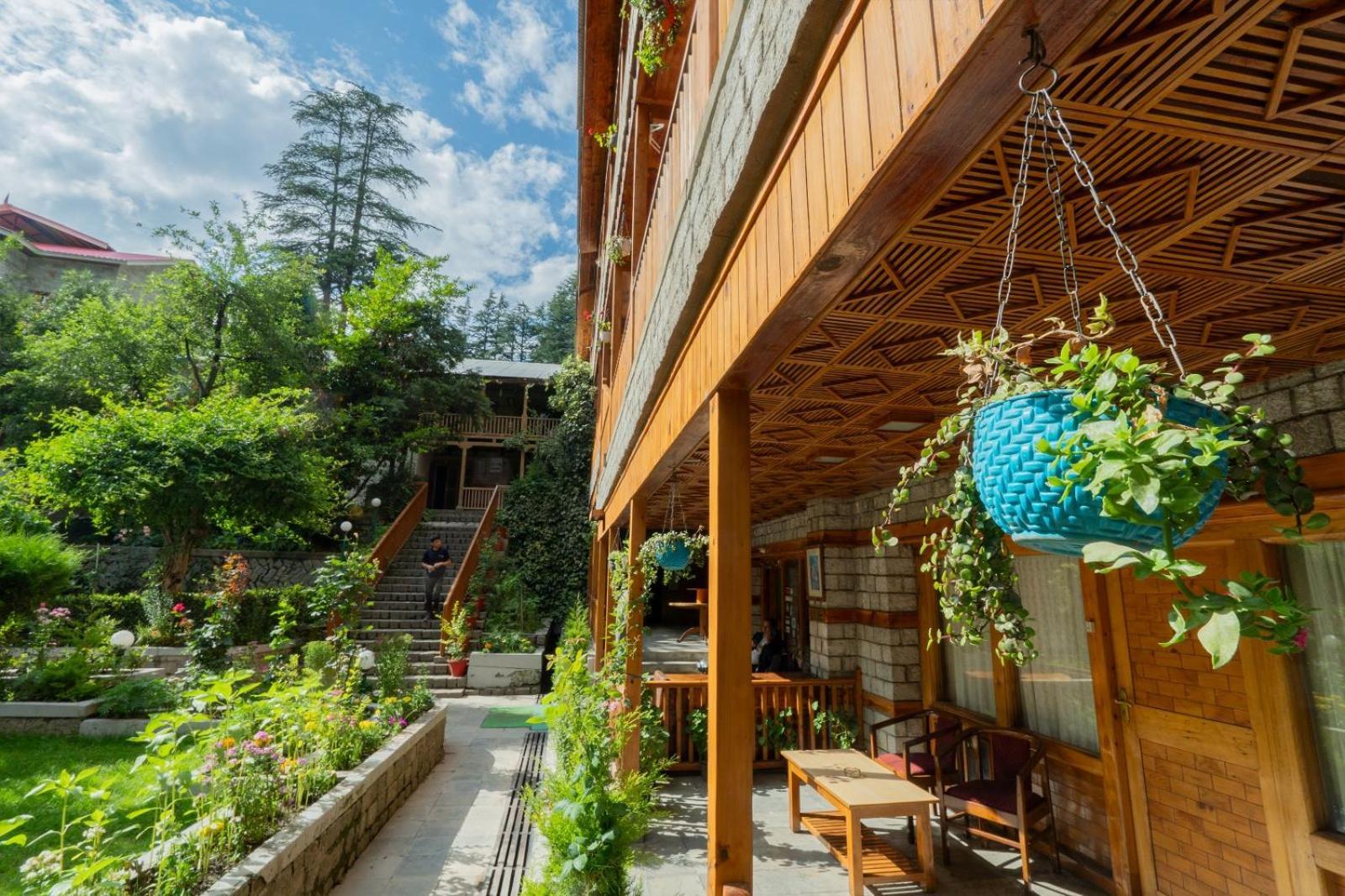 Hotel Negi's Mayflower A Heritage Since 1965 4*