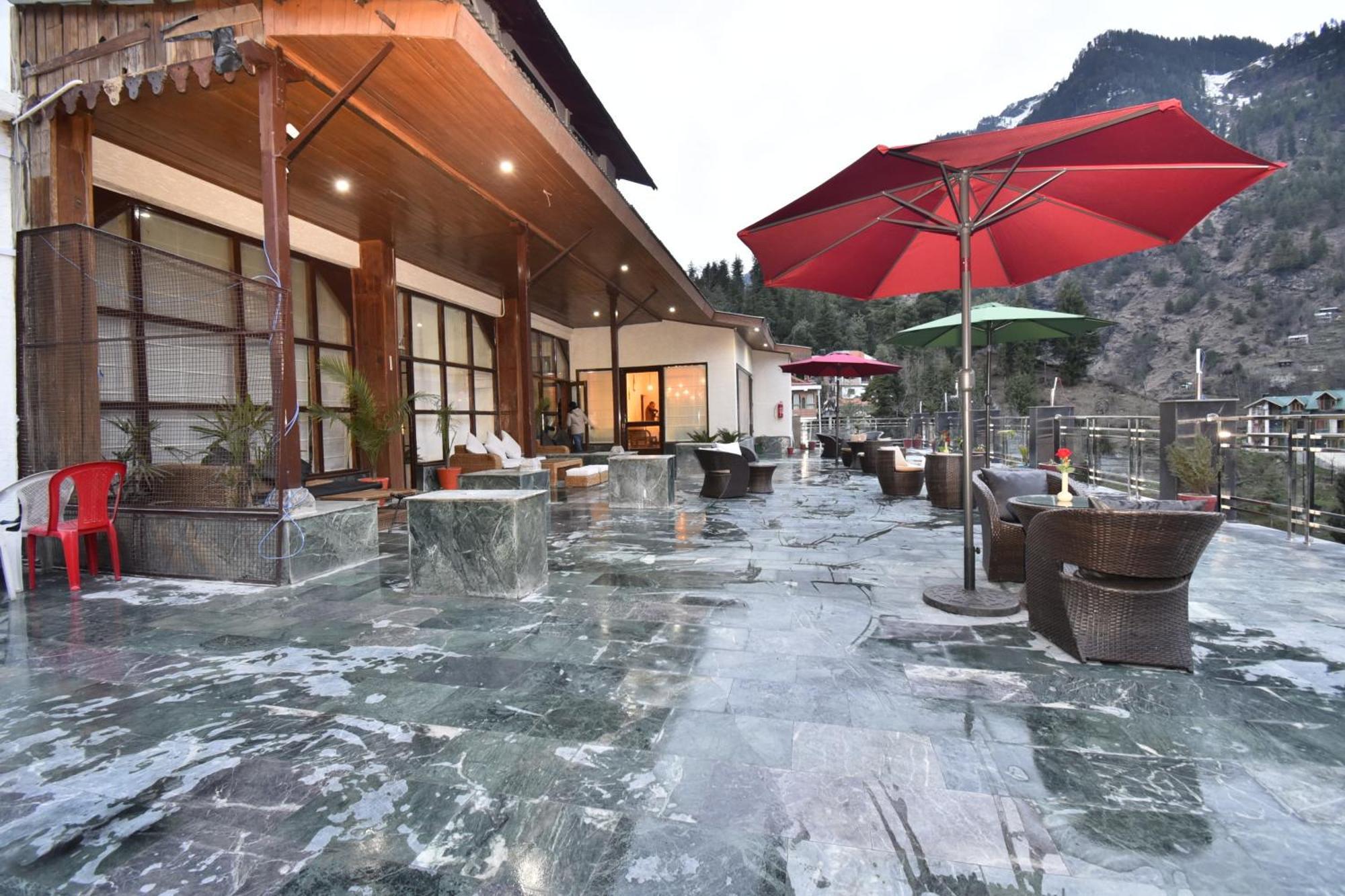 Hotel Snowcrests Manor