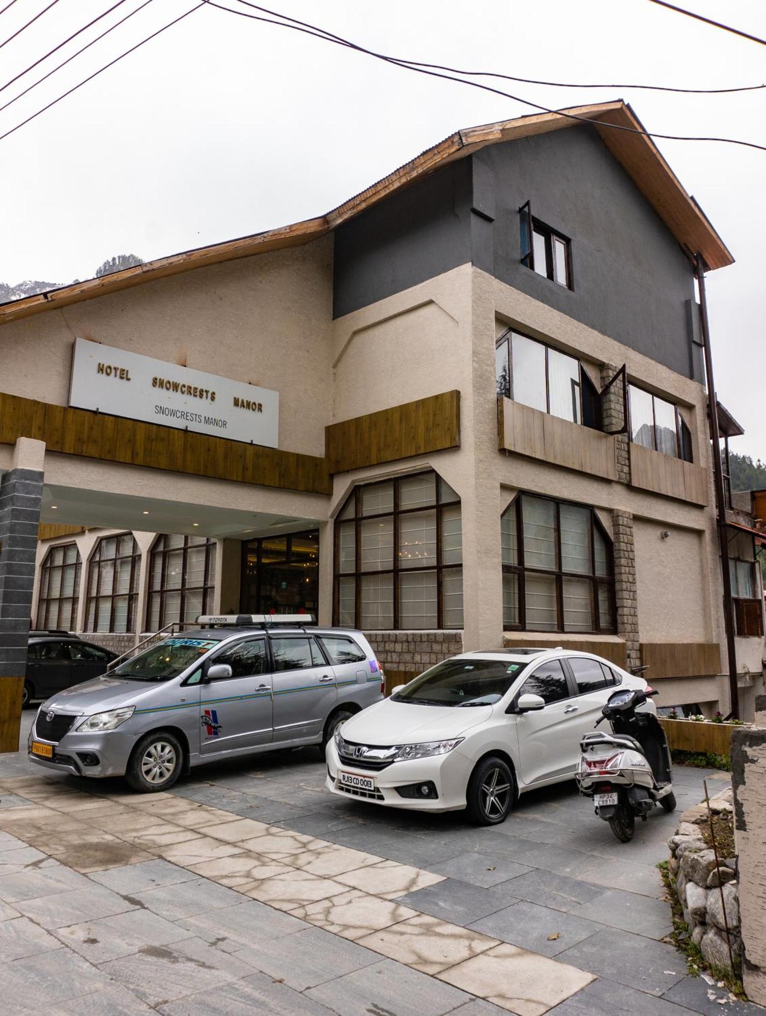 Hotel Snowcrests Manor