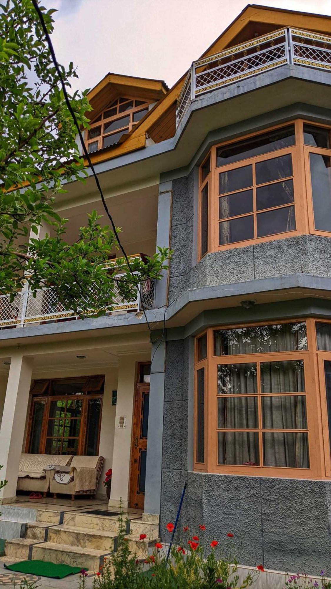 Hotel O Singh Saab Cotages Manali (Himachal Pradesh)