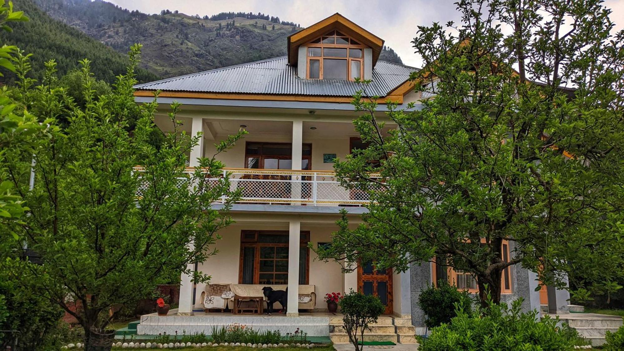 O Singh Saab Cotages Hotel Manali (Himachal Pradesh)
