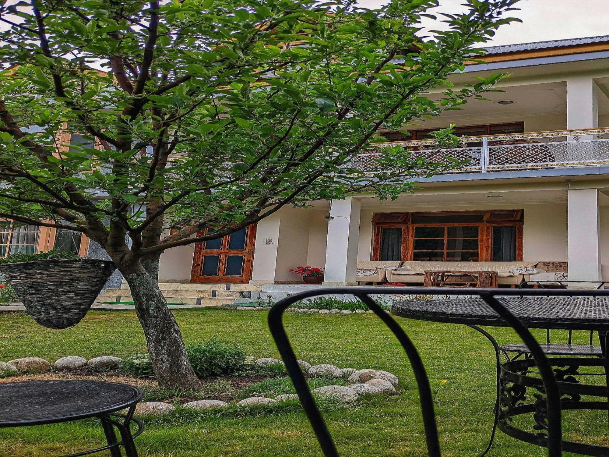 O Singh Saab Cotages Manali (Himachal Pradesh)