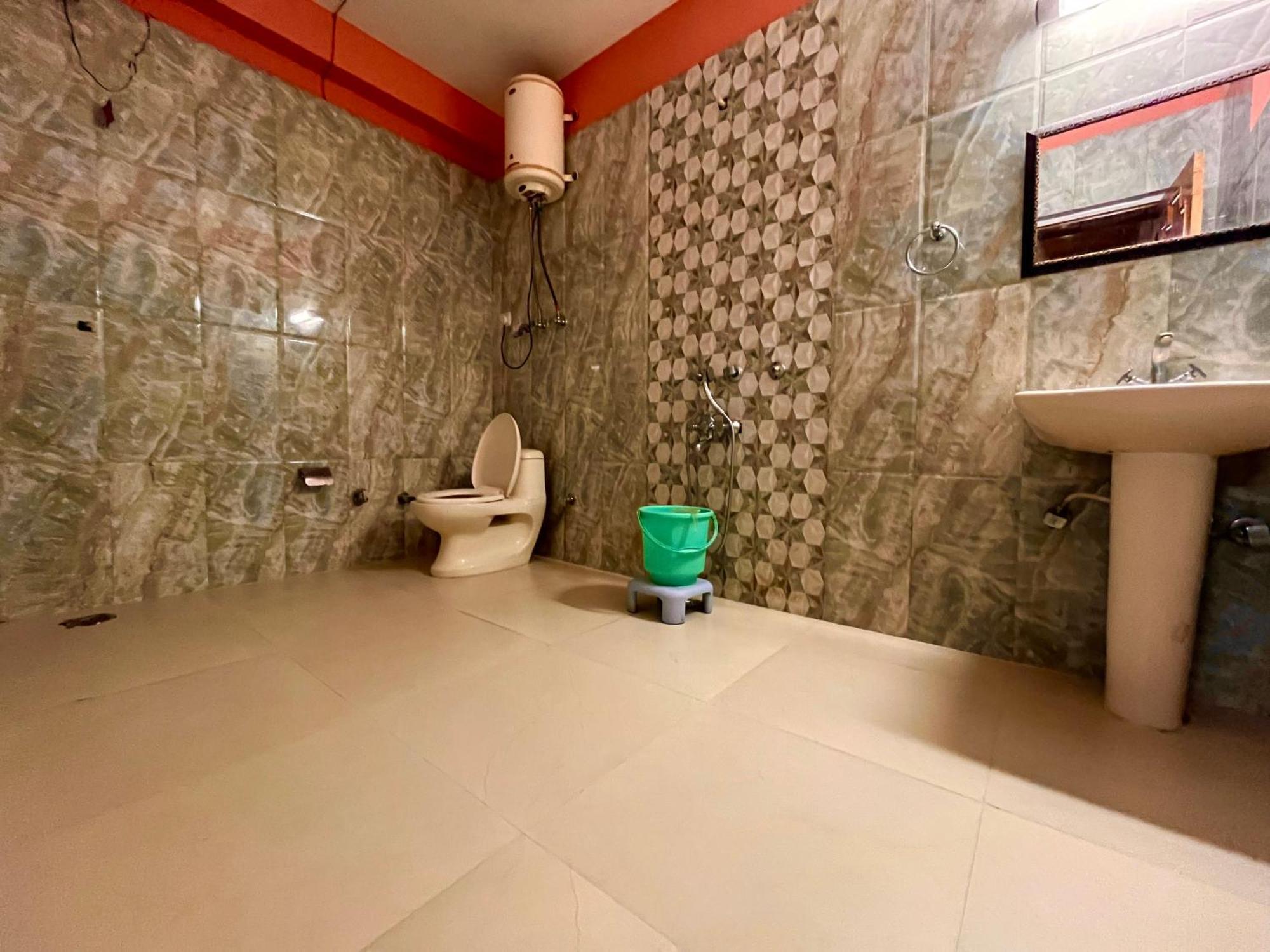 Shree Ram Cottage, ! 1,2,3 Bedroom Luxury Available Manali (Himachal Pradesh)