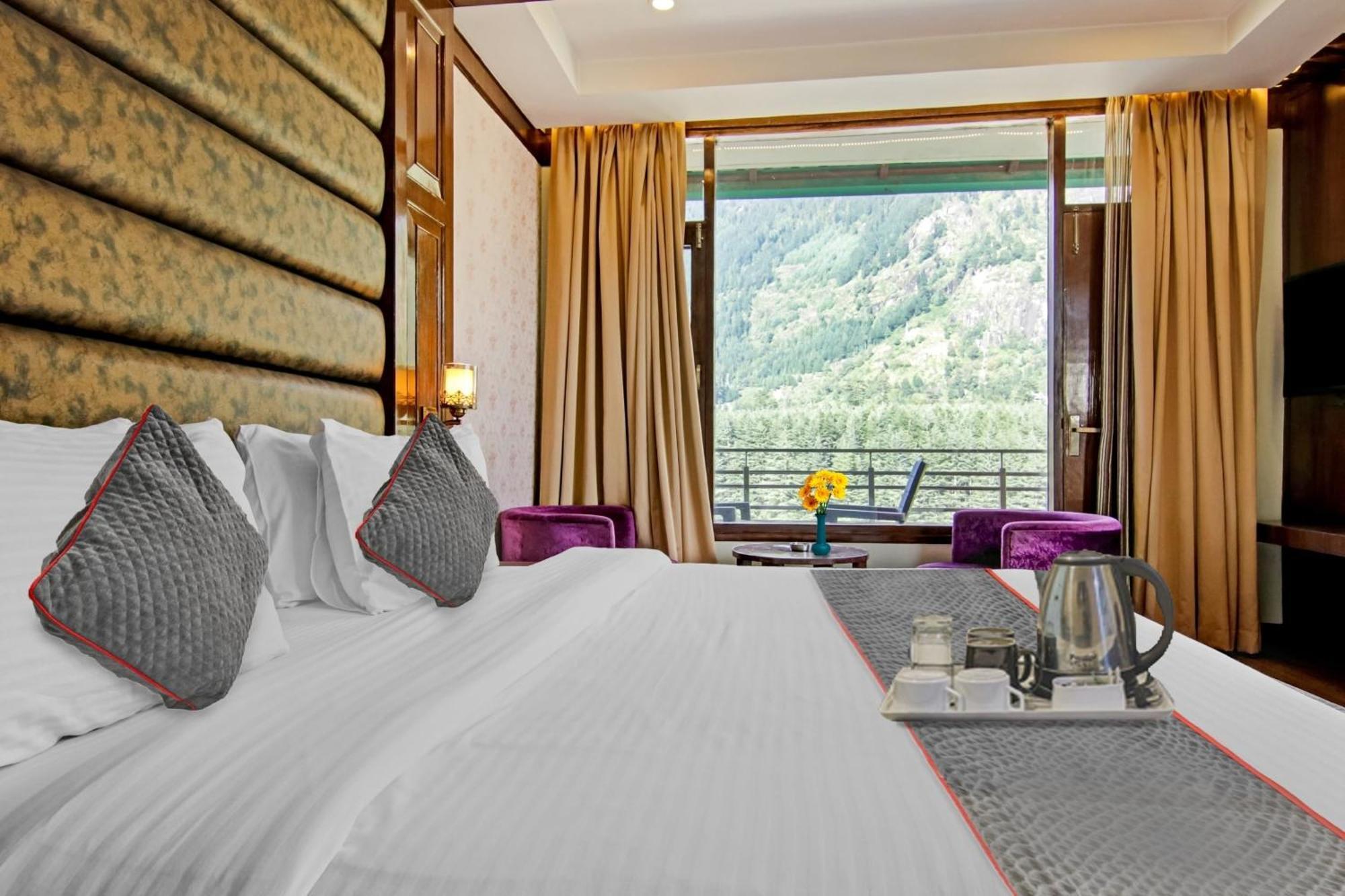 Hotel Townhouse Oak Rohtang Heights 4*