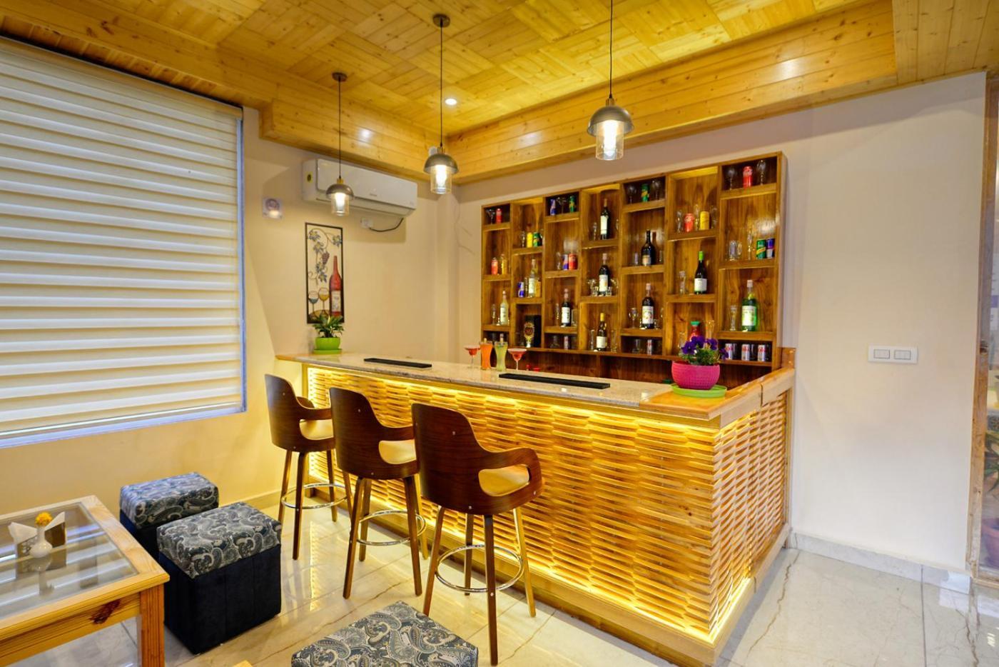 Clarks Suites, Hotel
