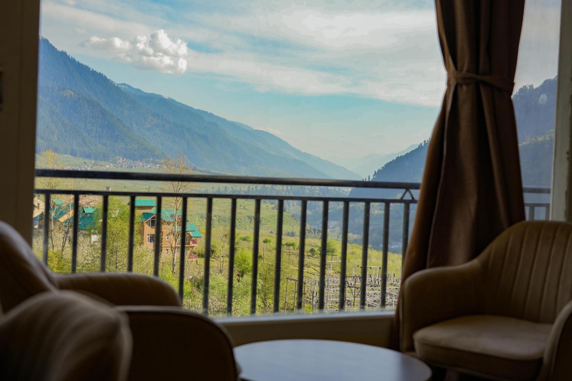 Loop - Hotel Manali (Himachal Pradesh)