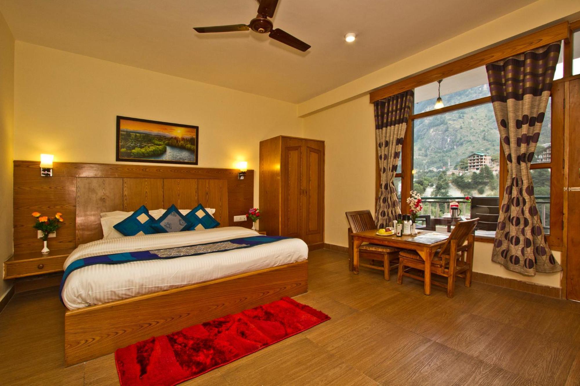 New Harmony Hotel 3*