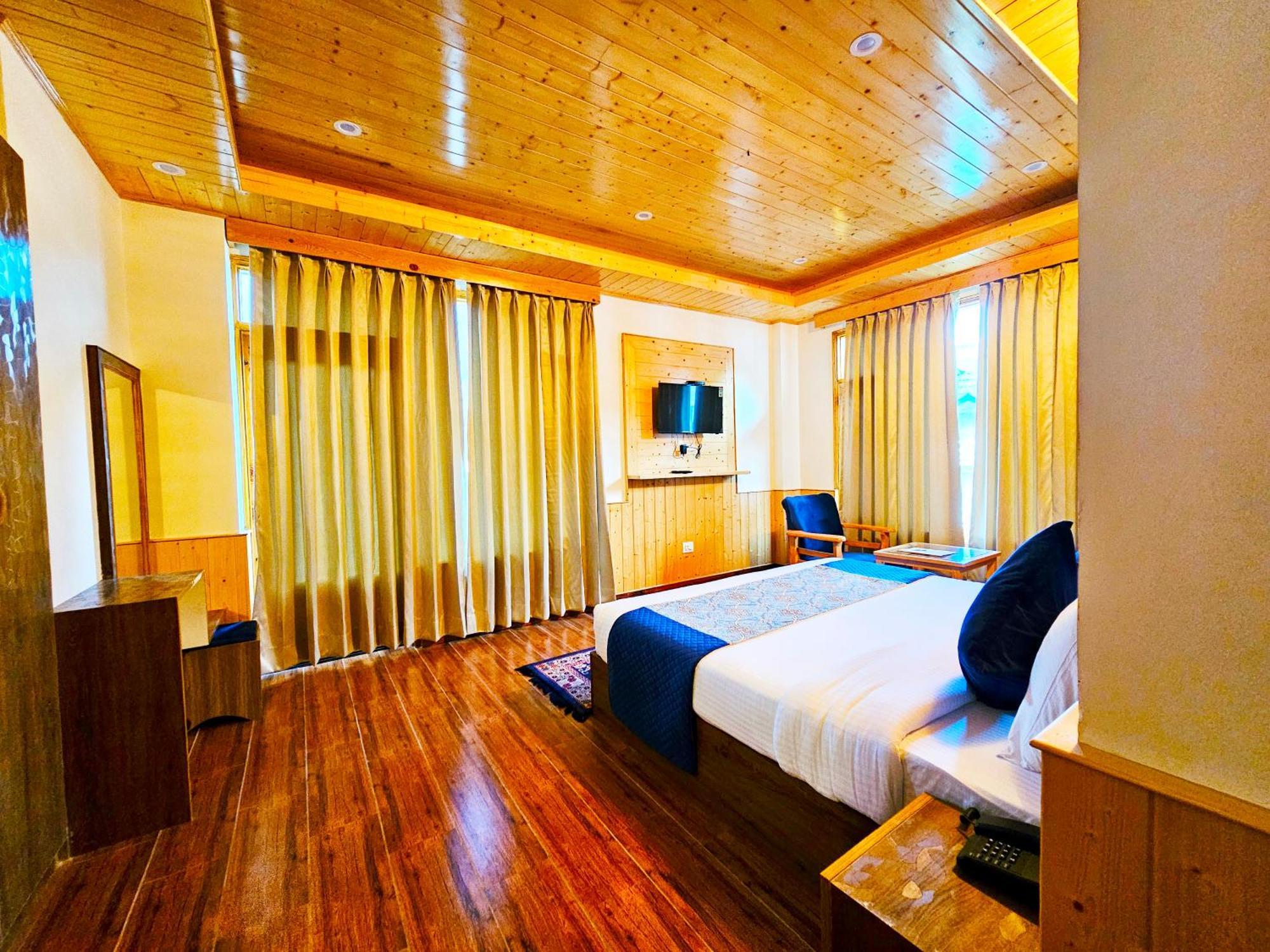 Marina Heights Hotel 3*