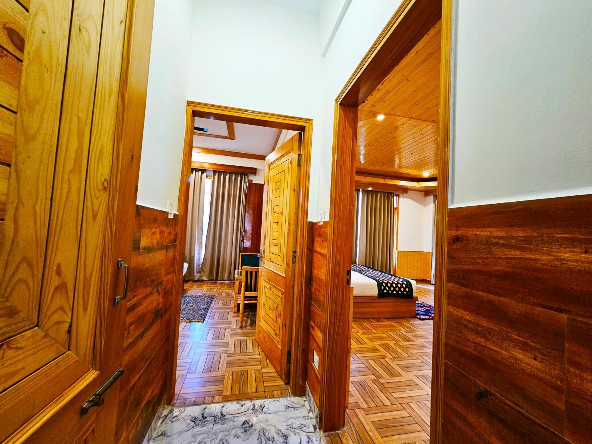 Hotel Marina Heights Manali (Himachal Pradesh)