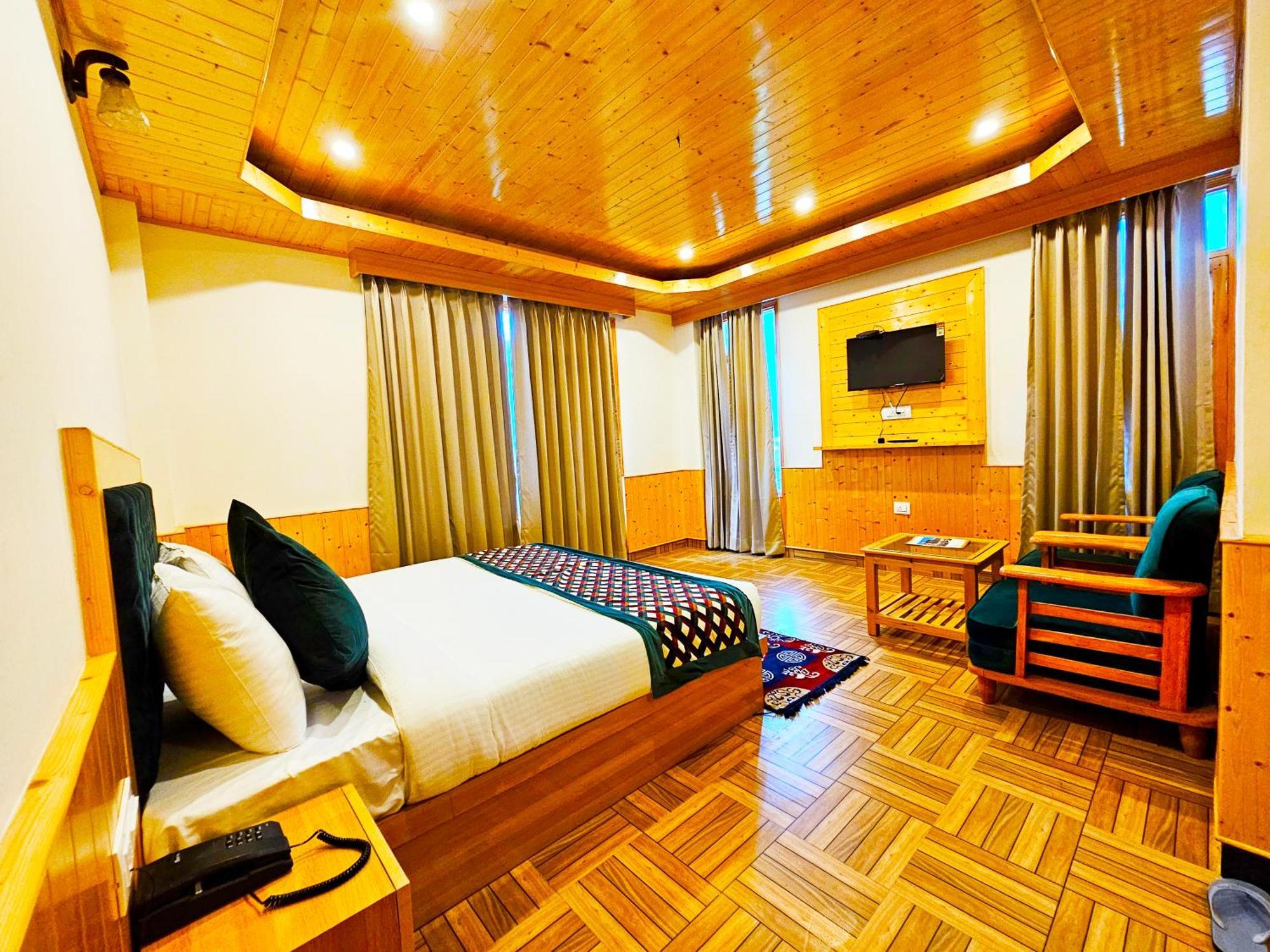 Marina Heights Hotel Manali (Himachal Pradesh)