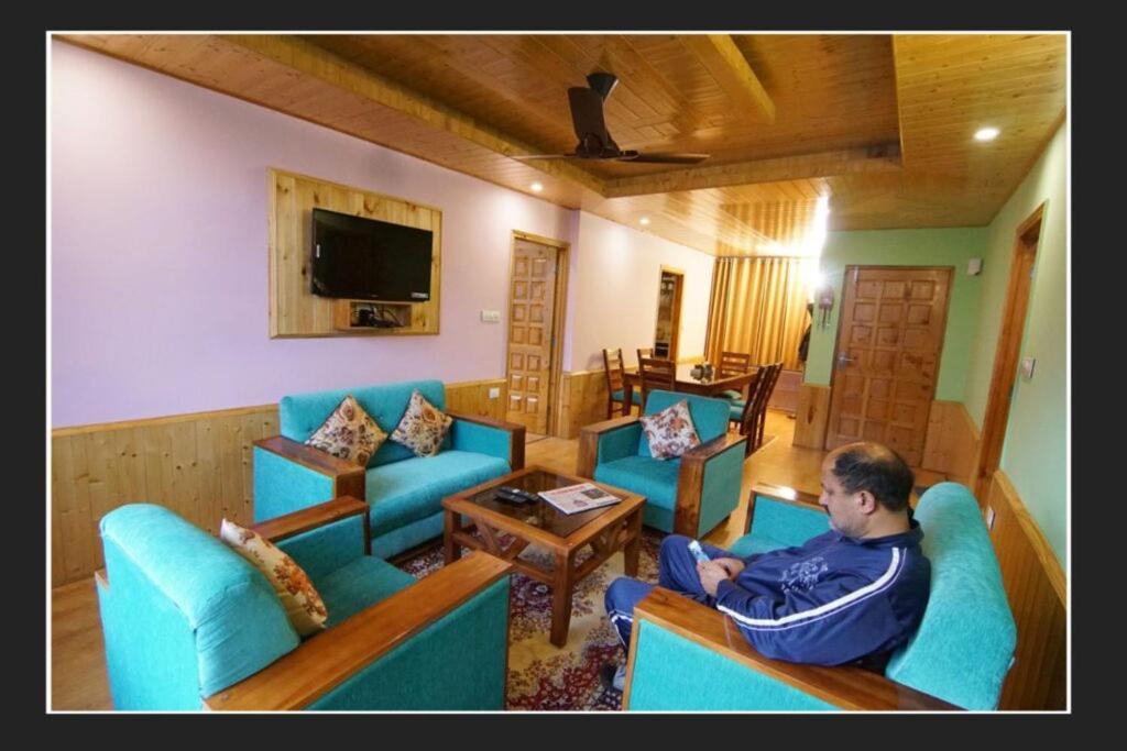 Lotus Hotel 3*