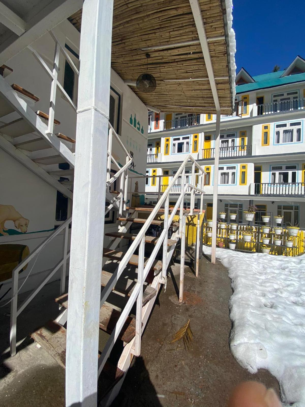 Hotel Himalayan Hideaway-tvm Manali (Himachal Pradesh)