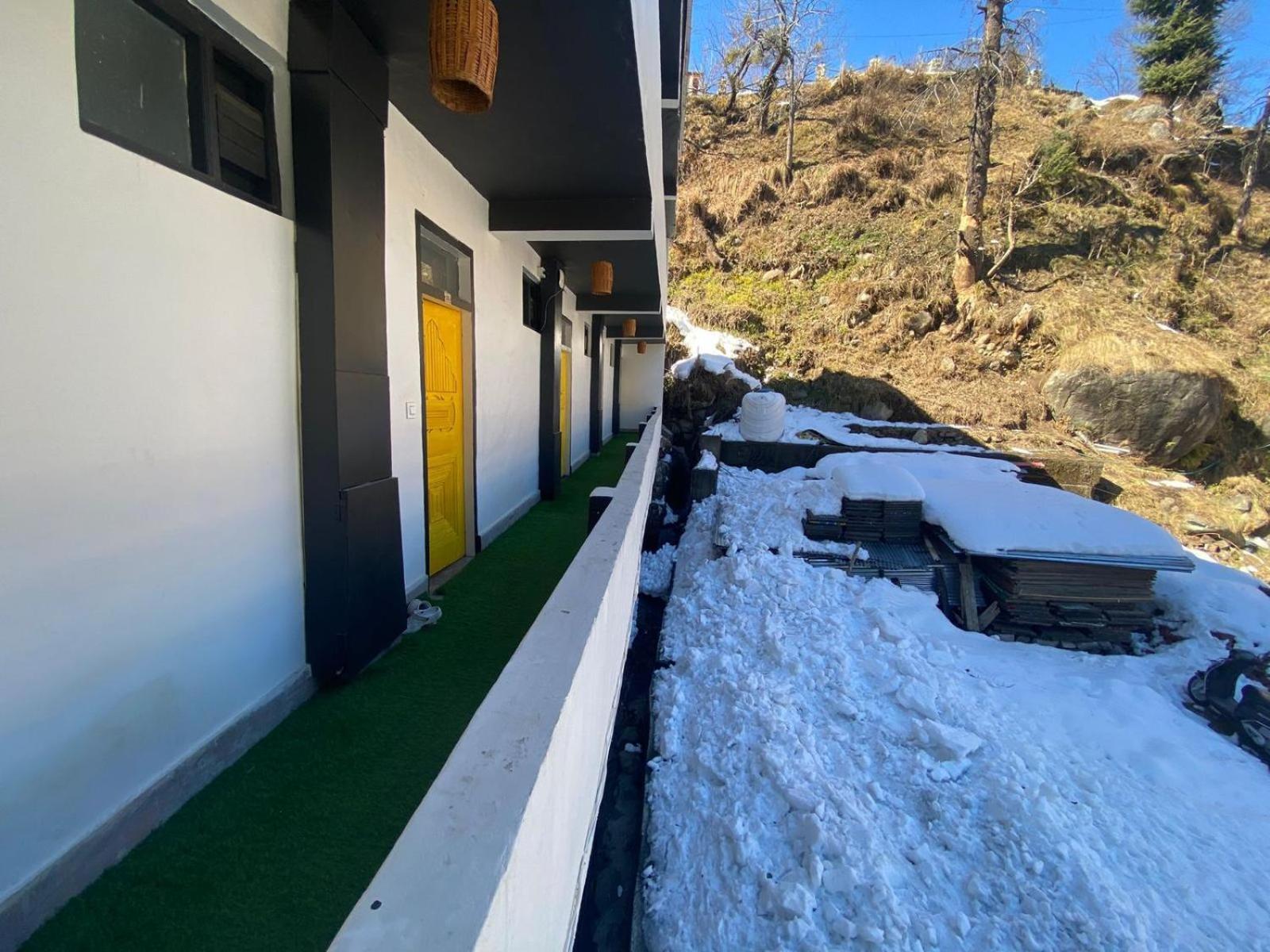 Hotel Himalayan Hideaway-tvm Manali (Himachal Pradesh)