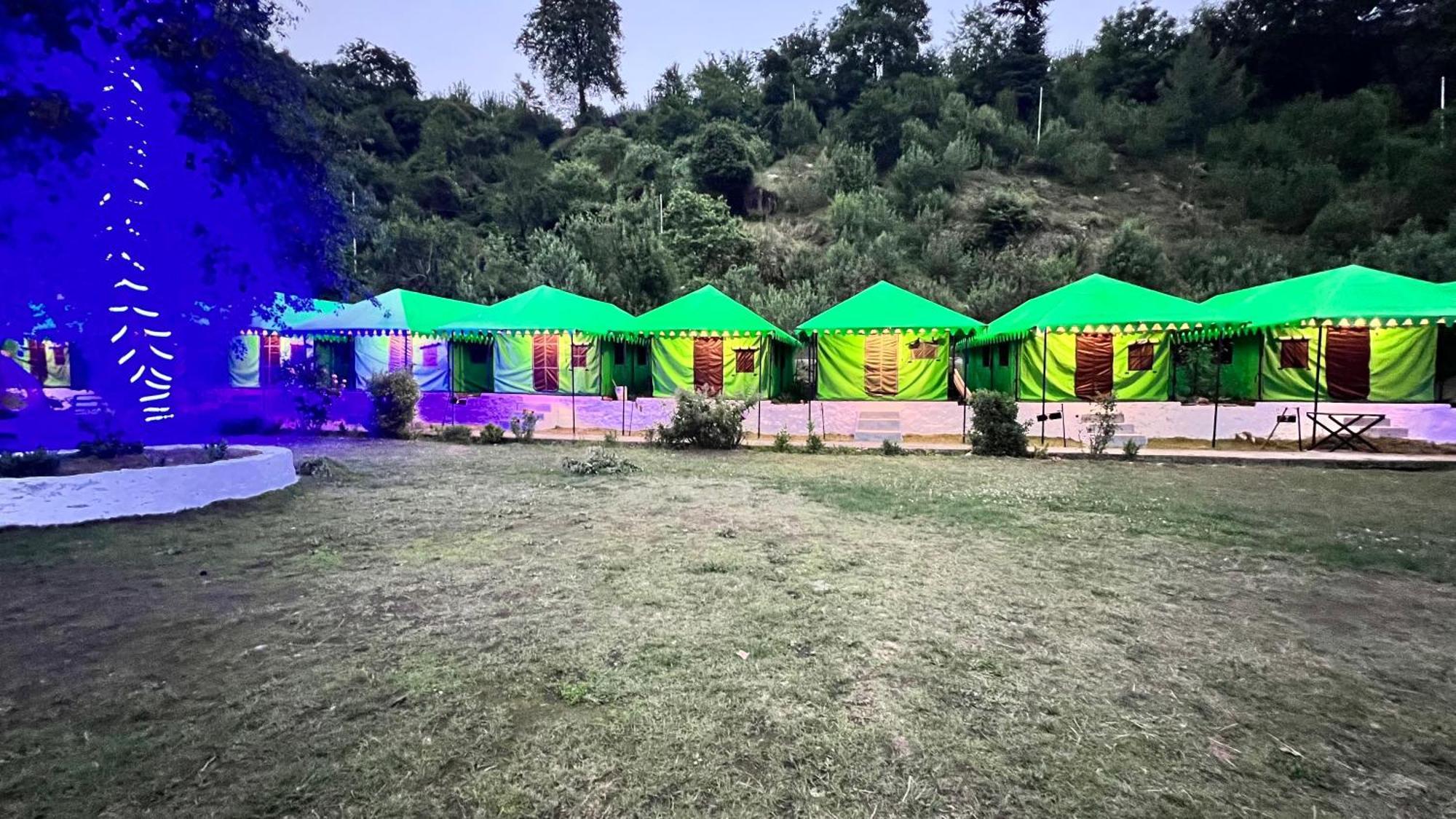 Himalayan Riverside Swiss Tents, Hotel