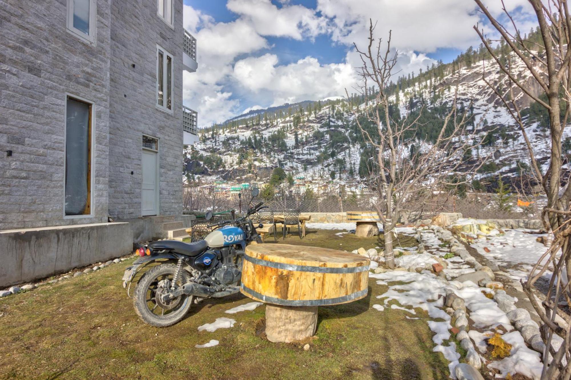 Hotel La Aero In Snow Mountains 4*