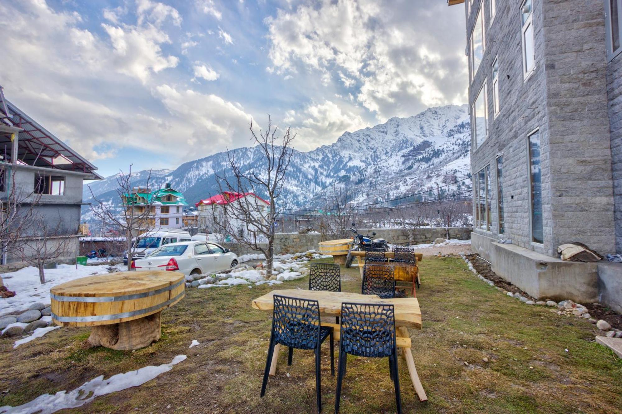 Hotel La Aero In Snow Mountains 4*