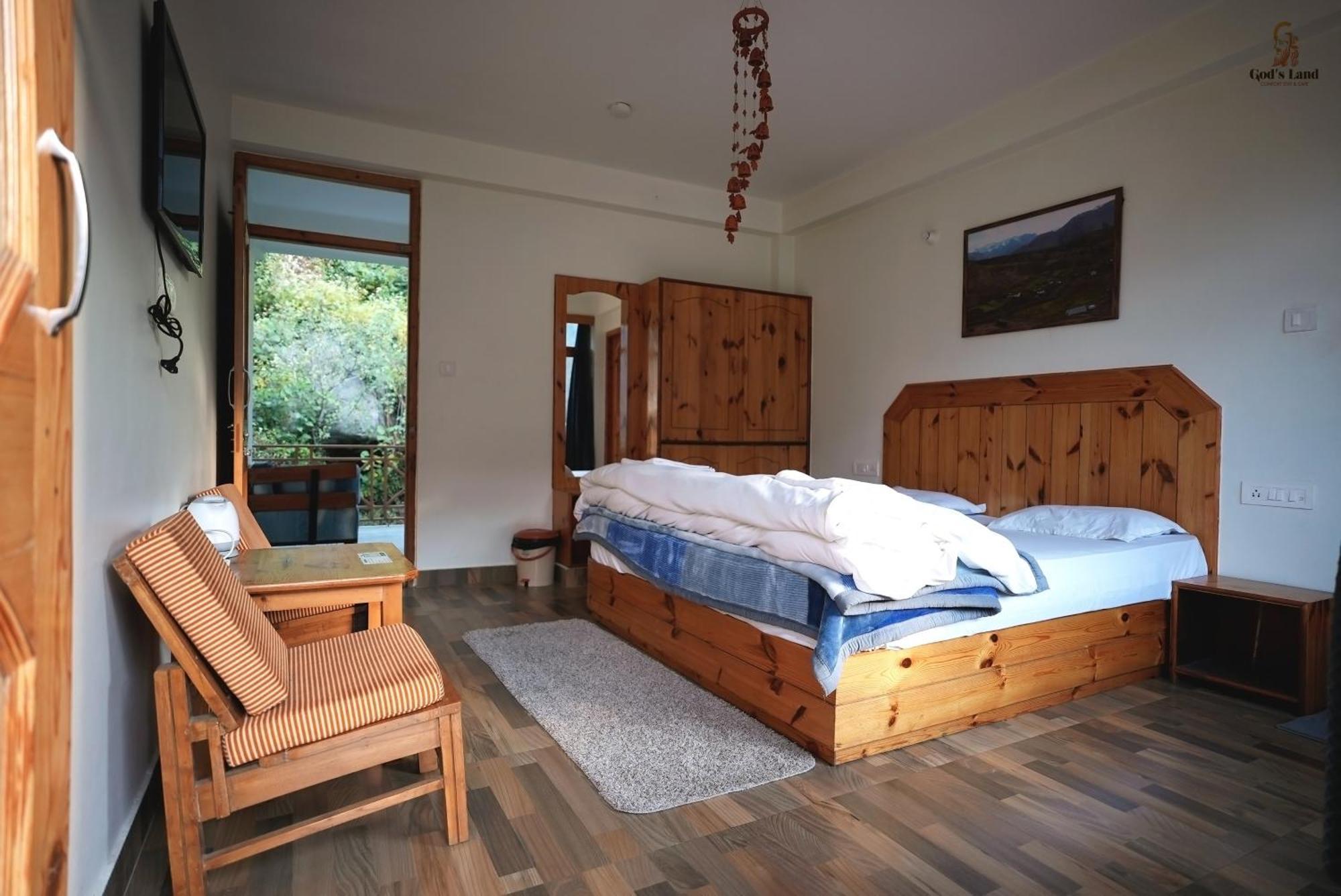 Bed & Breakfast God's Land