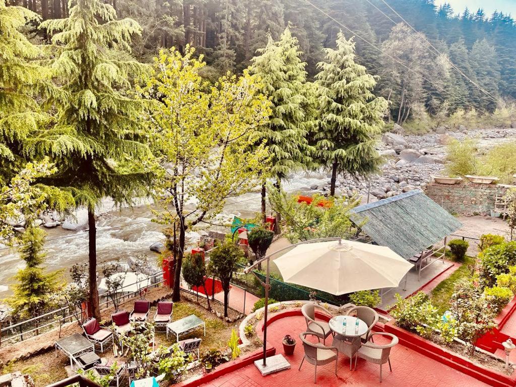 Hotel River View - Affordable Luxury Near Mall Road