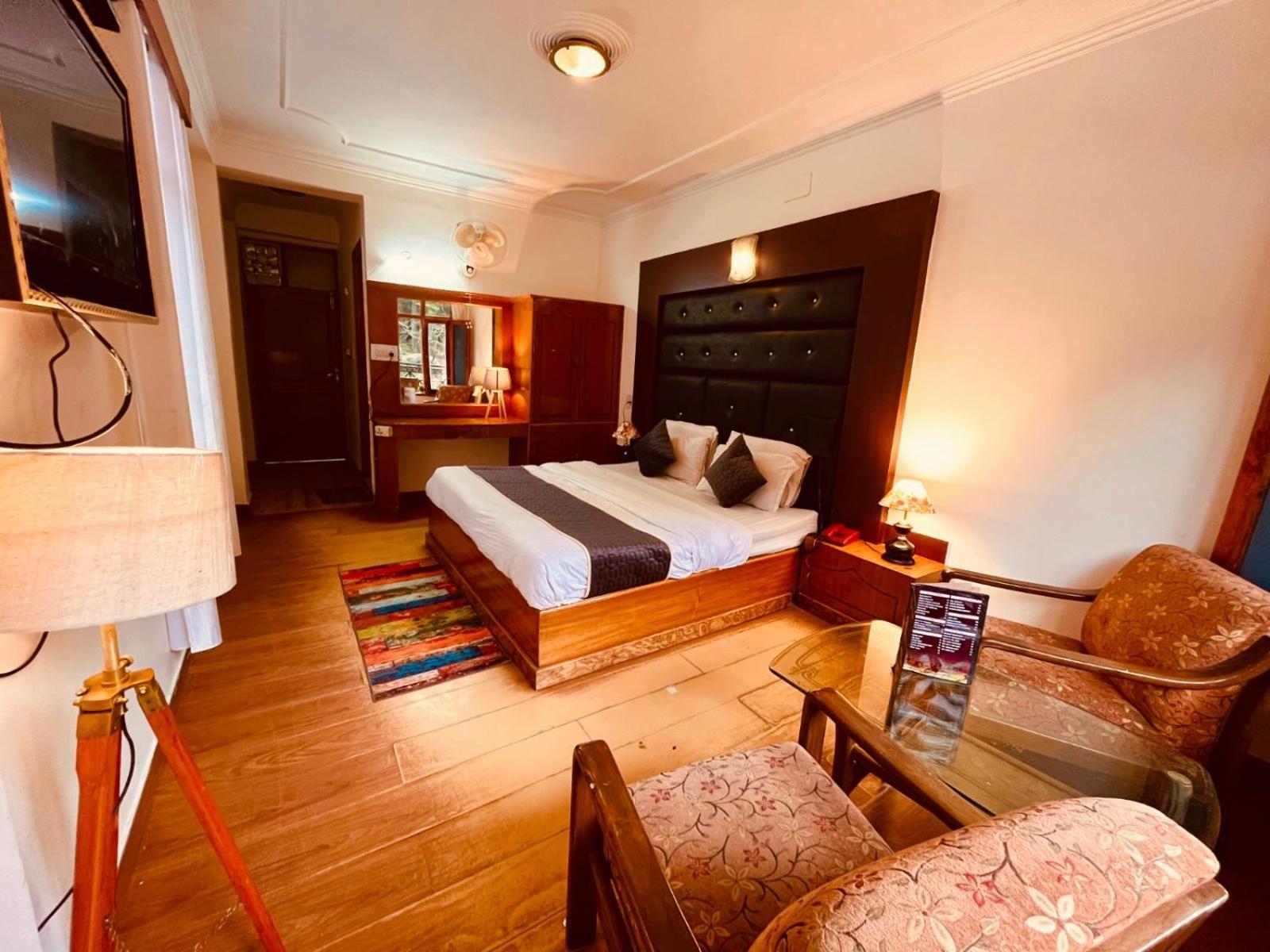 River View - Affordable Luxury Near Mall Road Hotel