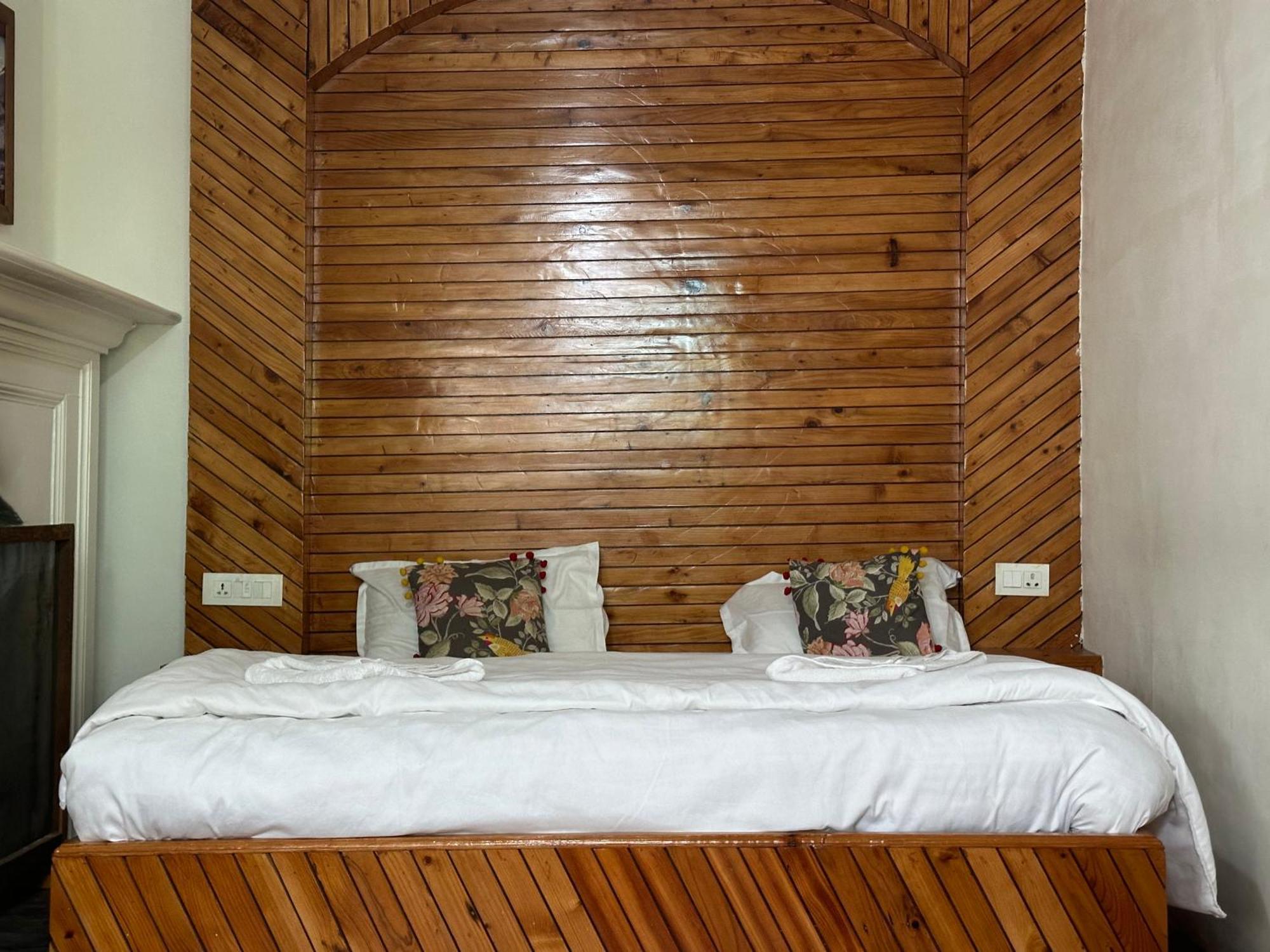 The Sunshine Heritage By Offlimits Hotel Manali (Himachal Pradesh)