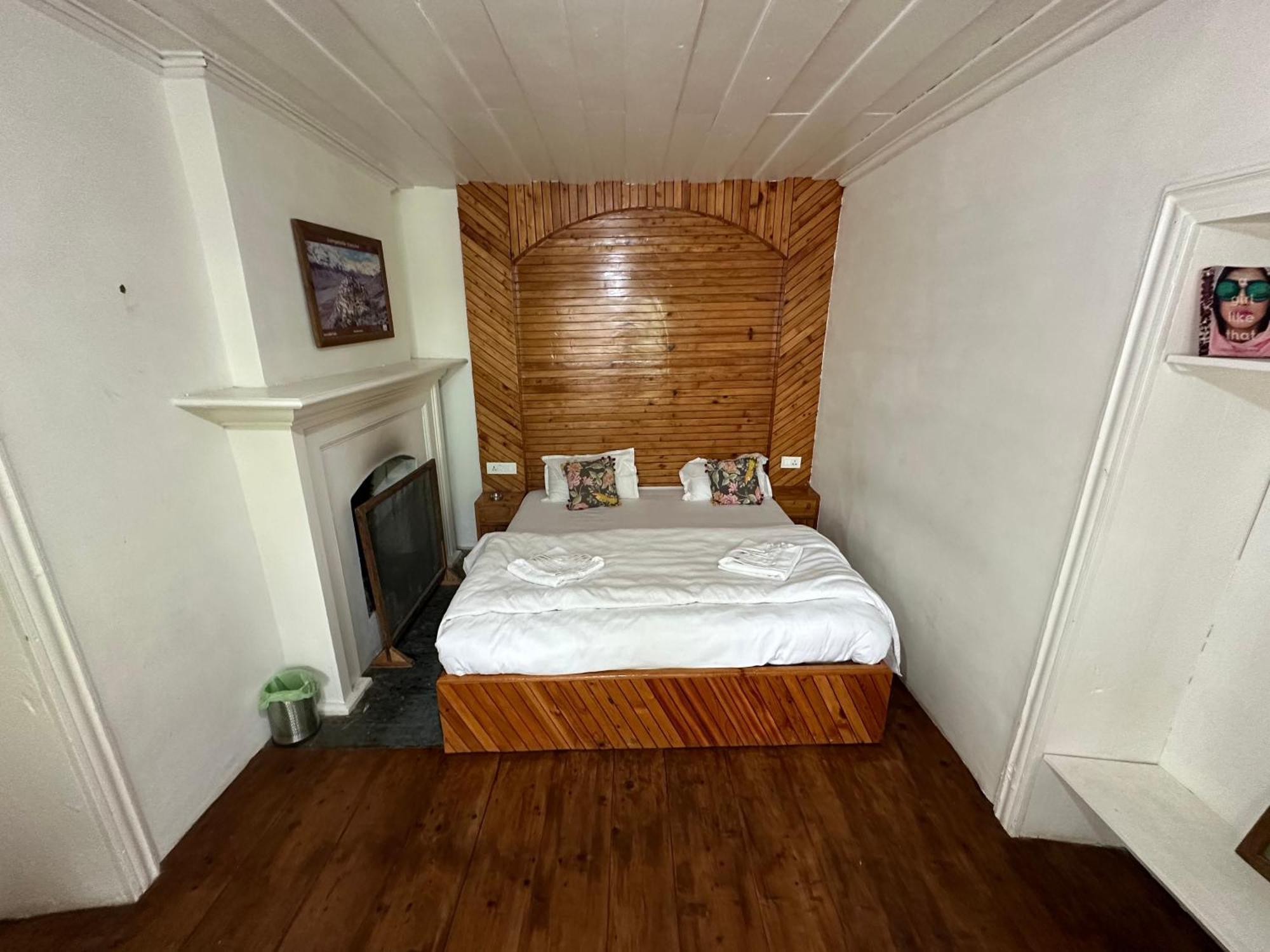 Hotel The Sunshine Heritage By Offlimits Manali (Himachal Pradesh)