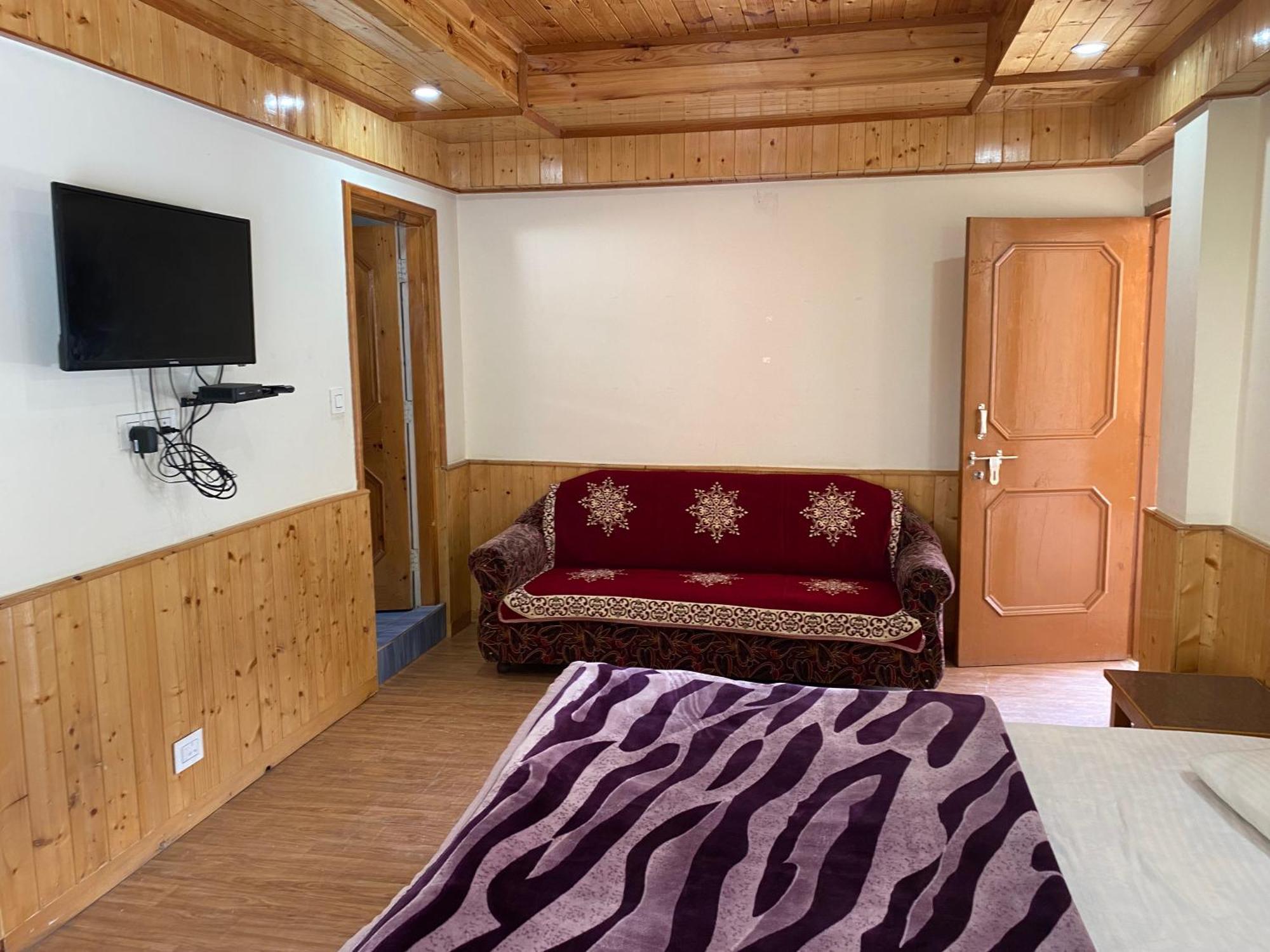 Homestay Alpine Bliss Manali (Himachal Pradesh)