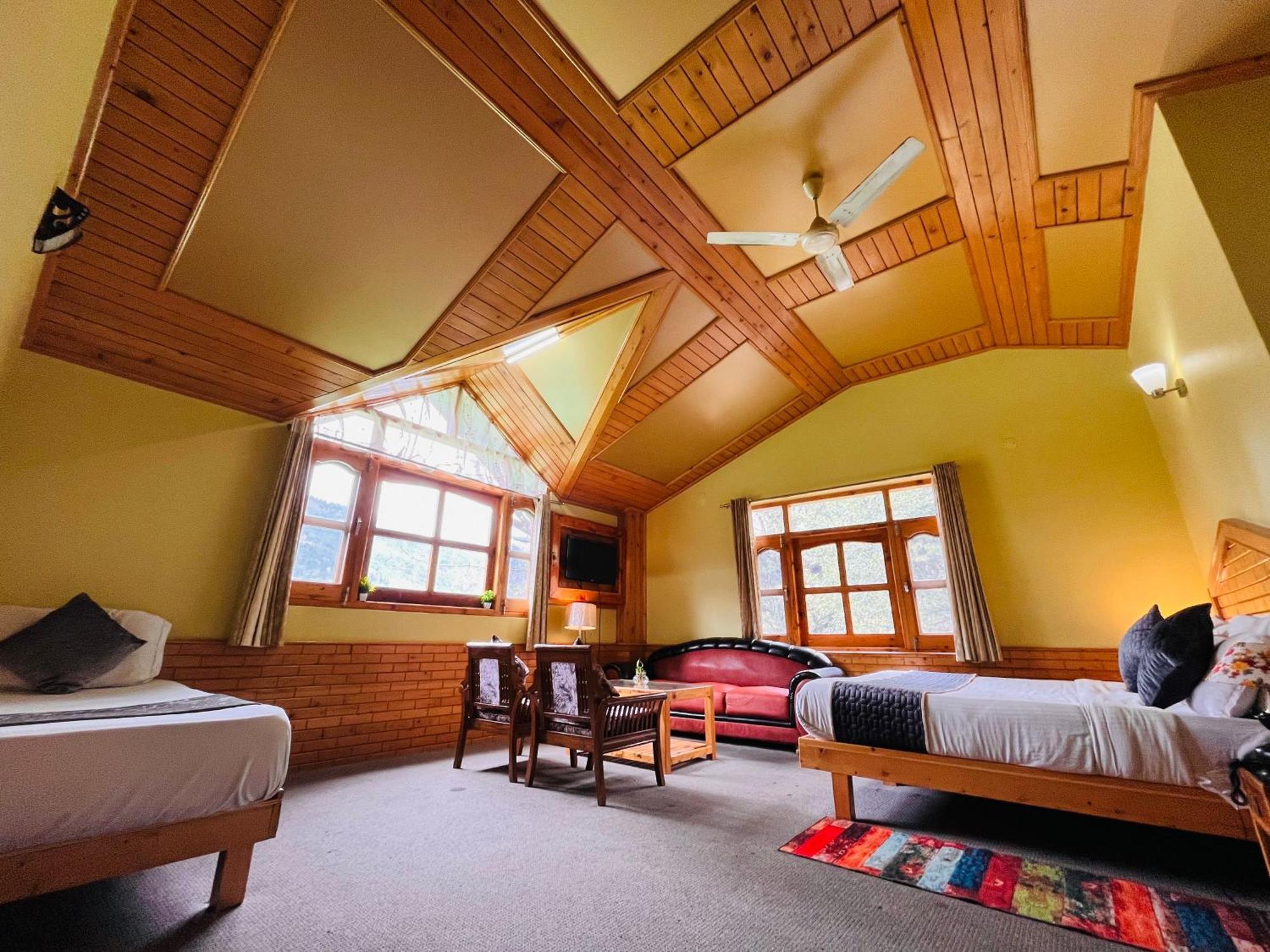 Hollywood - A True Riverview Hotel 4*