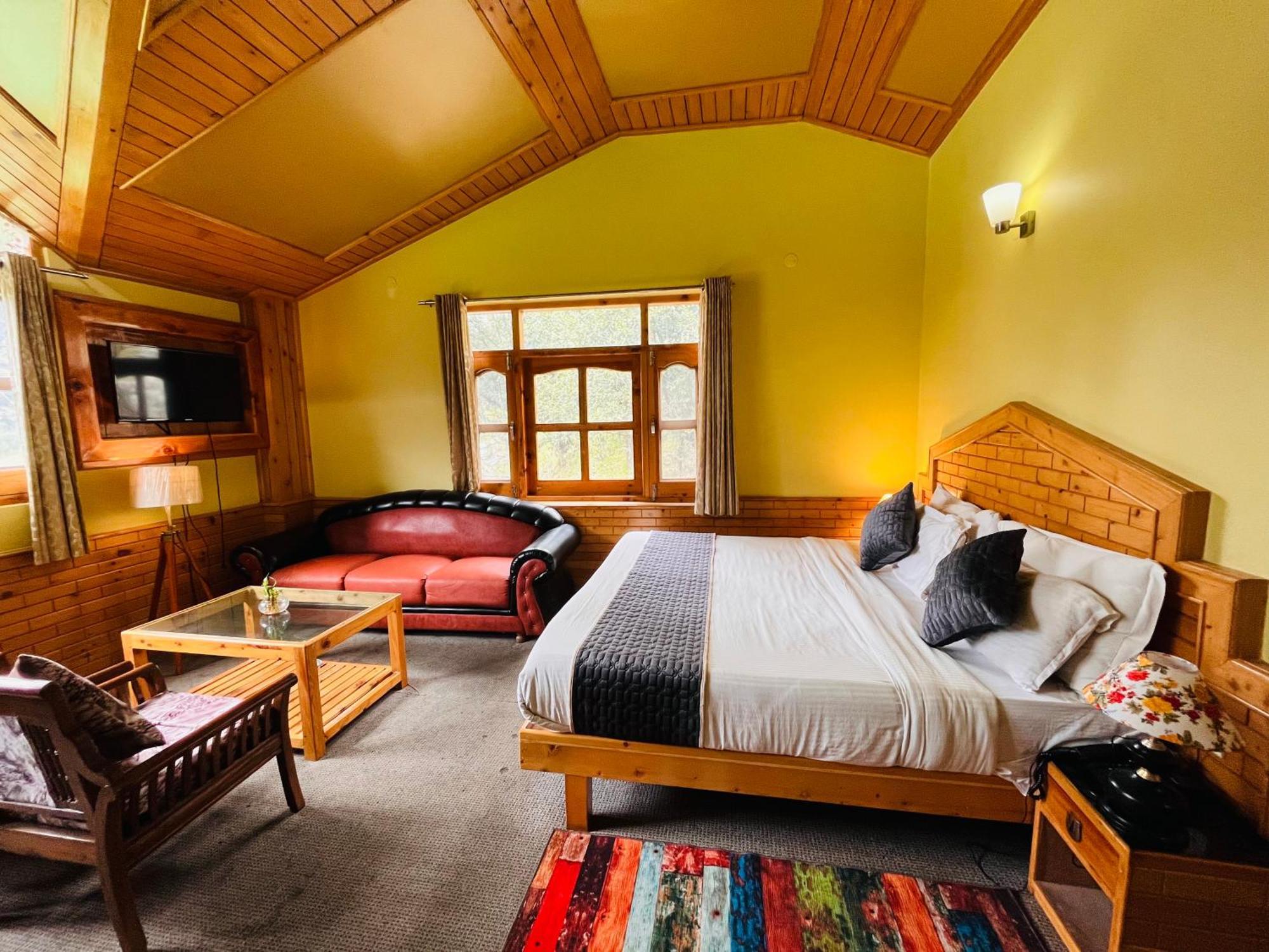 Hotel Hollywood - A True Riverview 4*