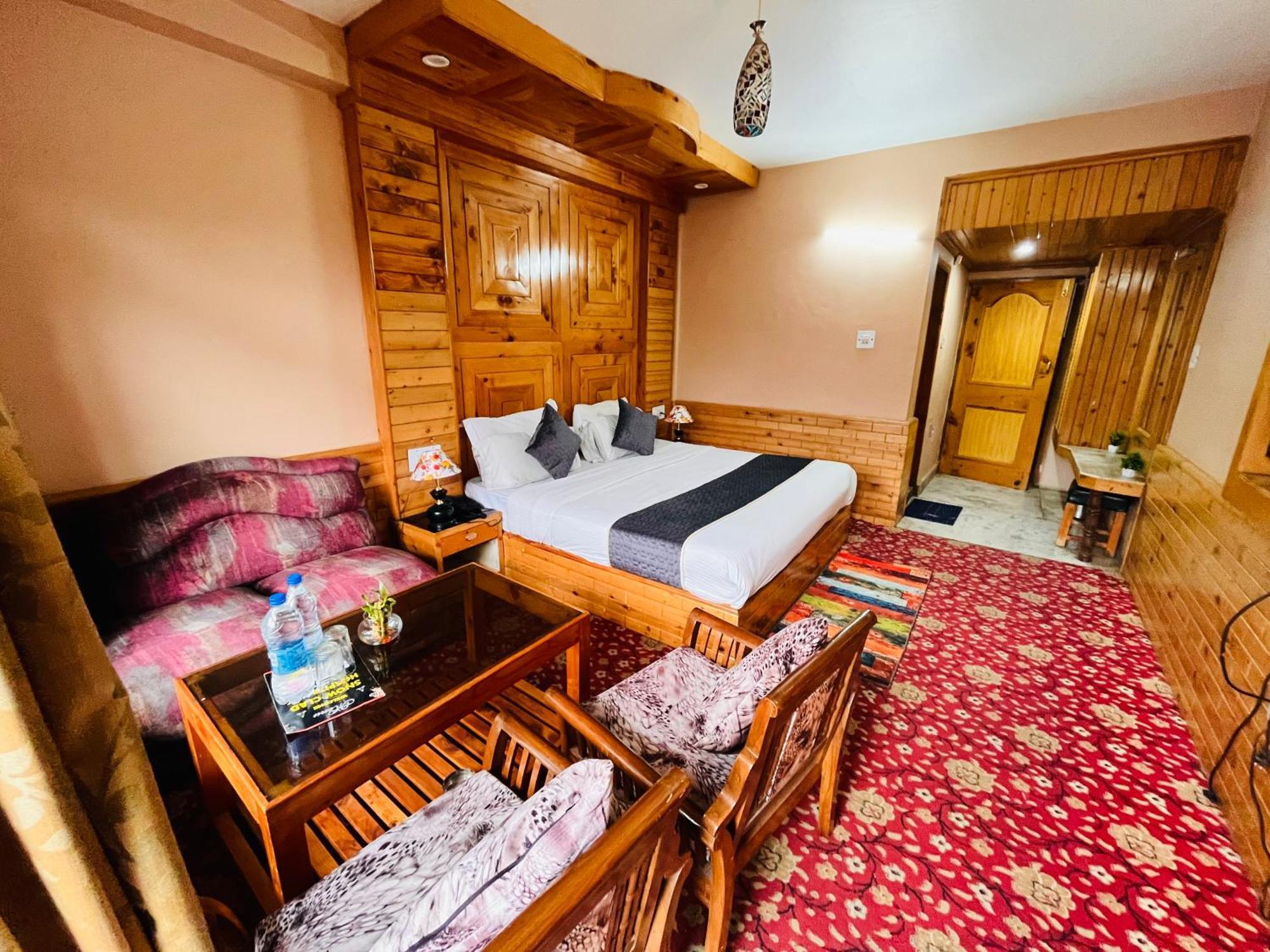 Hotel Hollywood - A True Riverview 4*