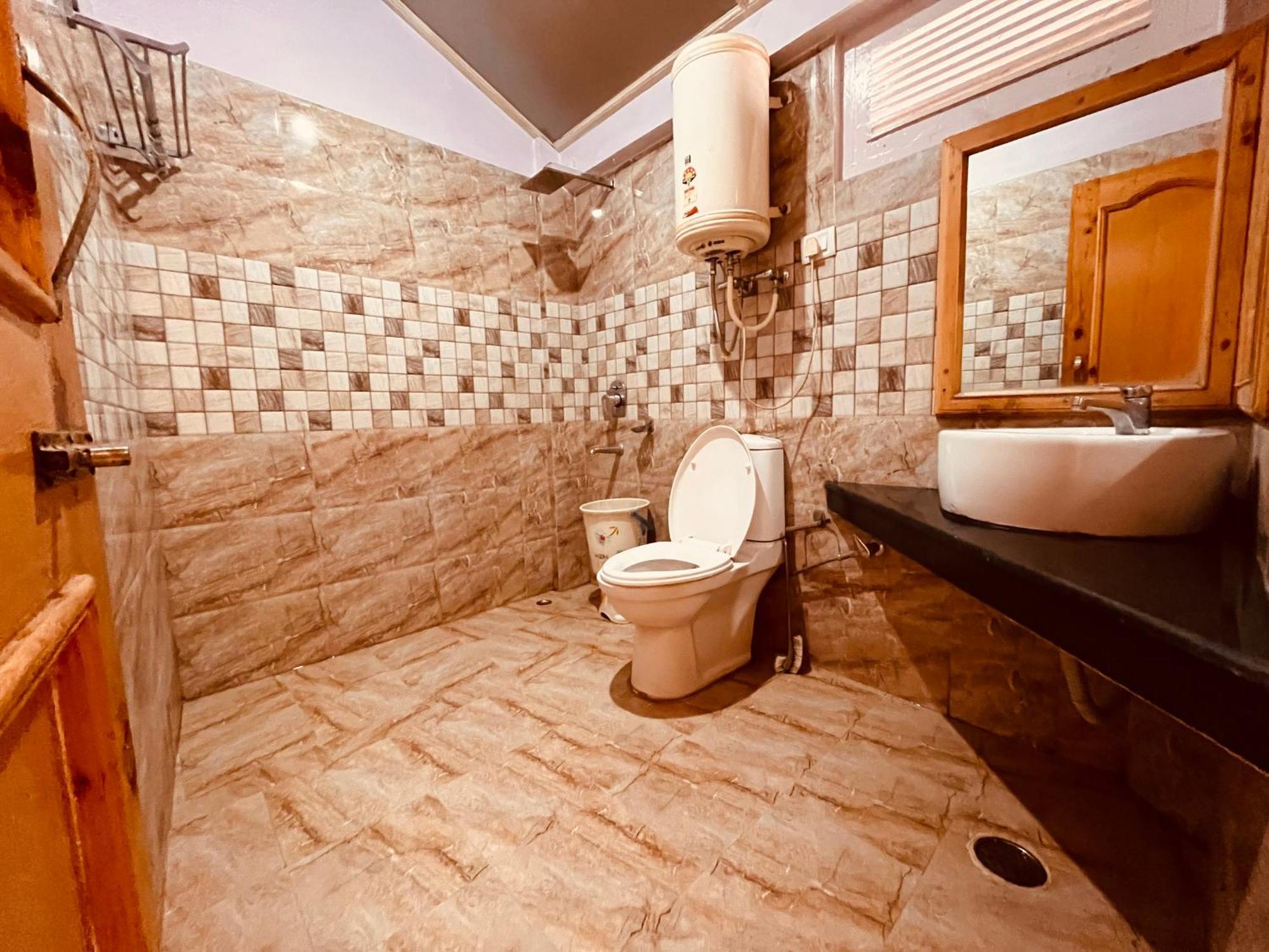 Hollywood - A True Riverview 4*
