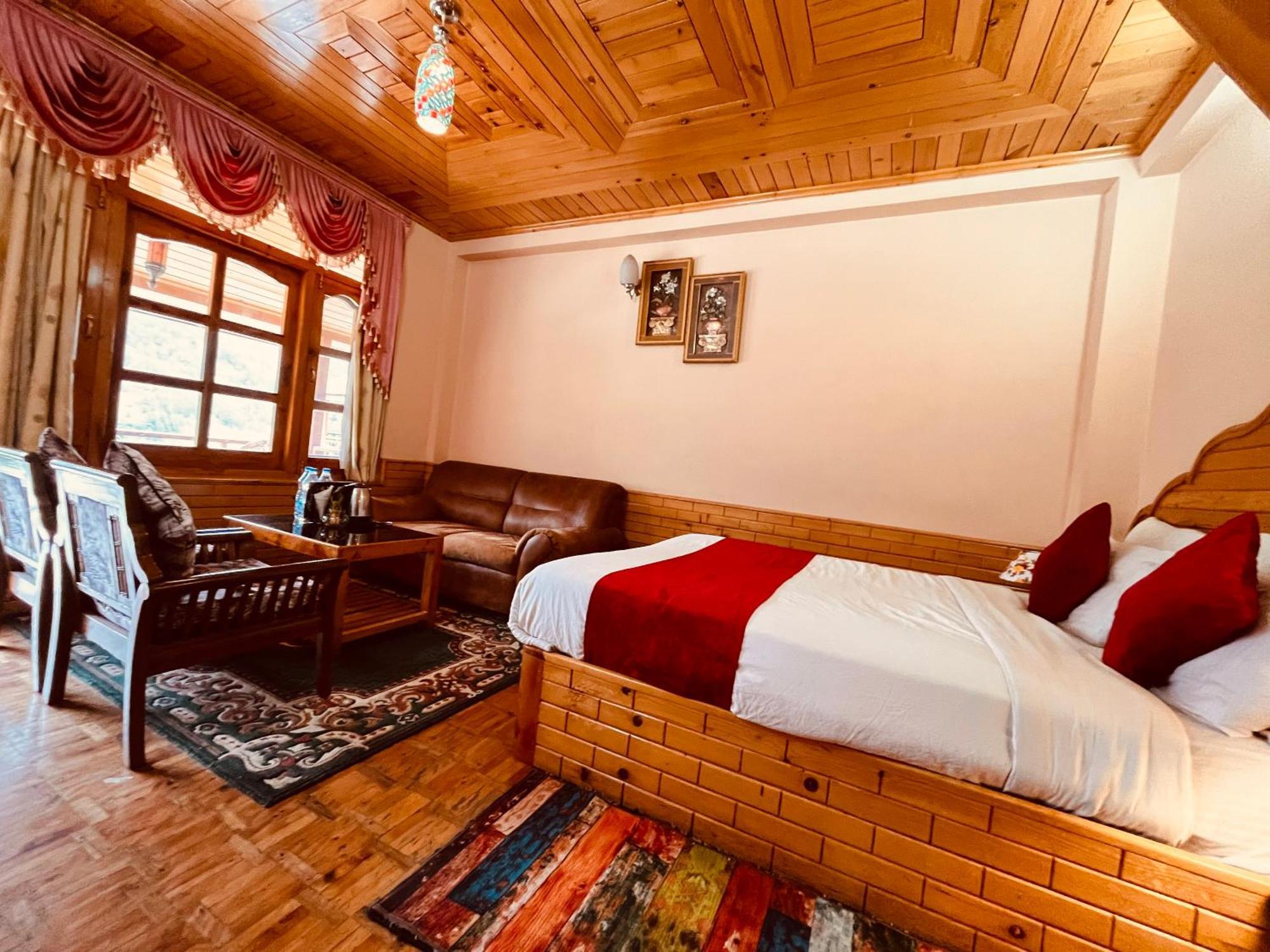 Hollywood - A True Riverview Hotel 4*