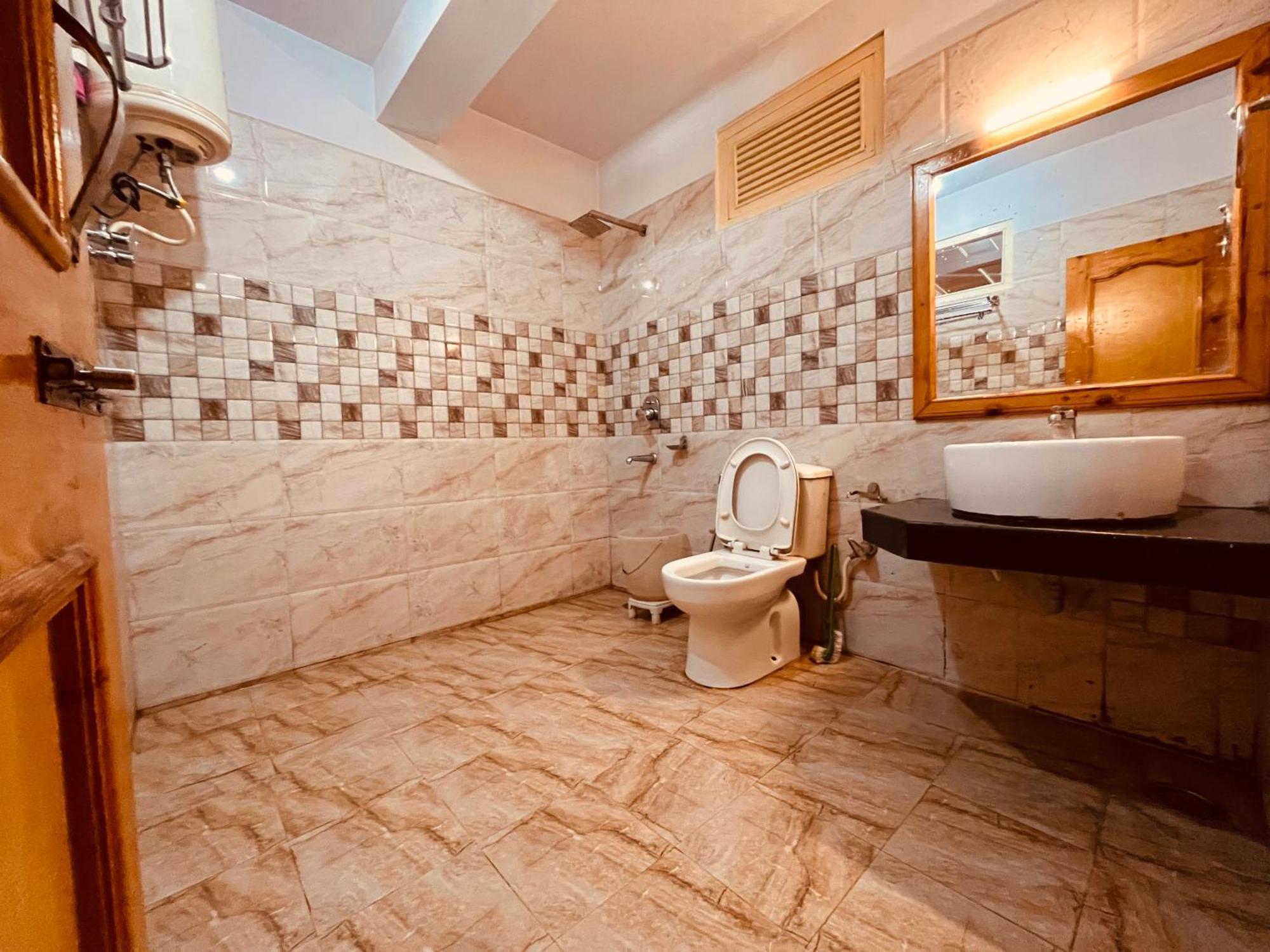 Hollywood - A True Riverview Hotel