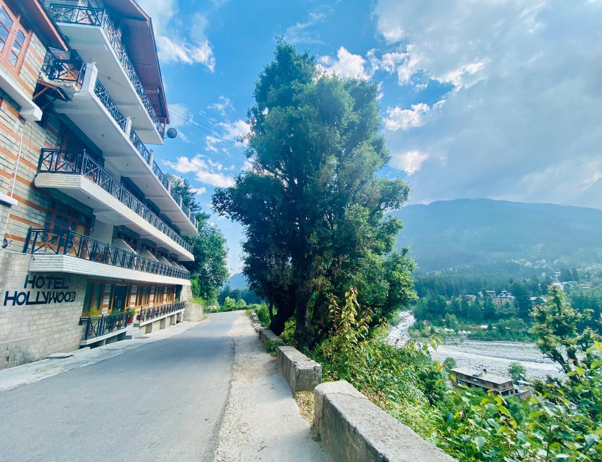 Hollywood - A True Riverview 4*