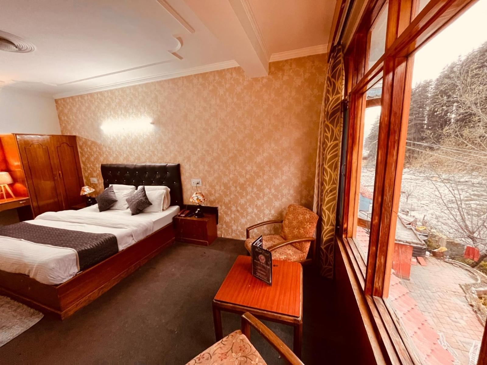 Hotel River View - Affordable Luxury Near Mall Road