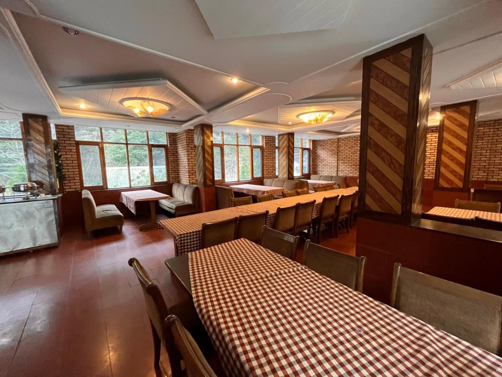 River View - Affordable Luxury Near Mall Road Hotel 4*