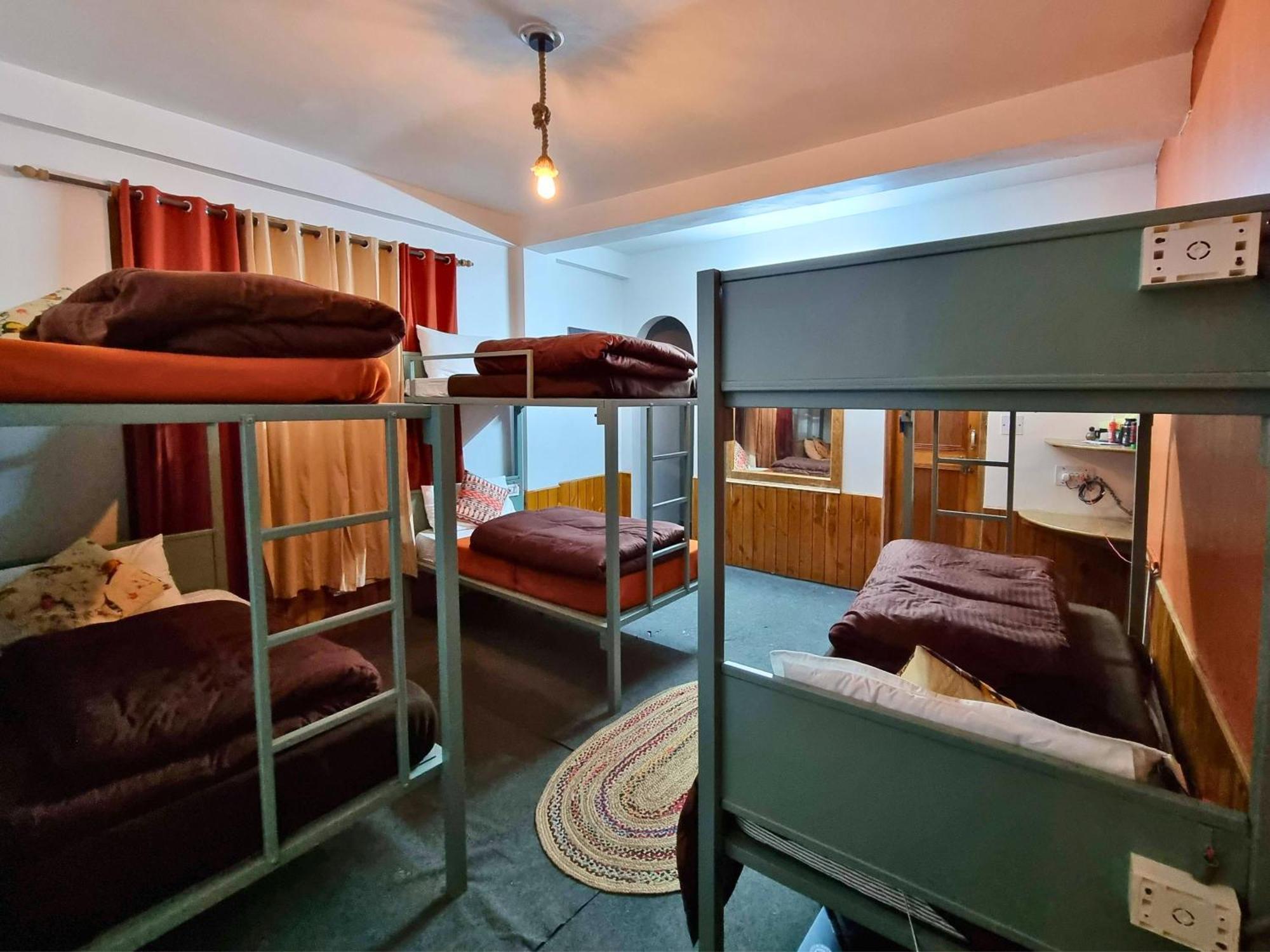 Hostel The Bunker Burwa *