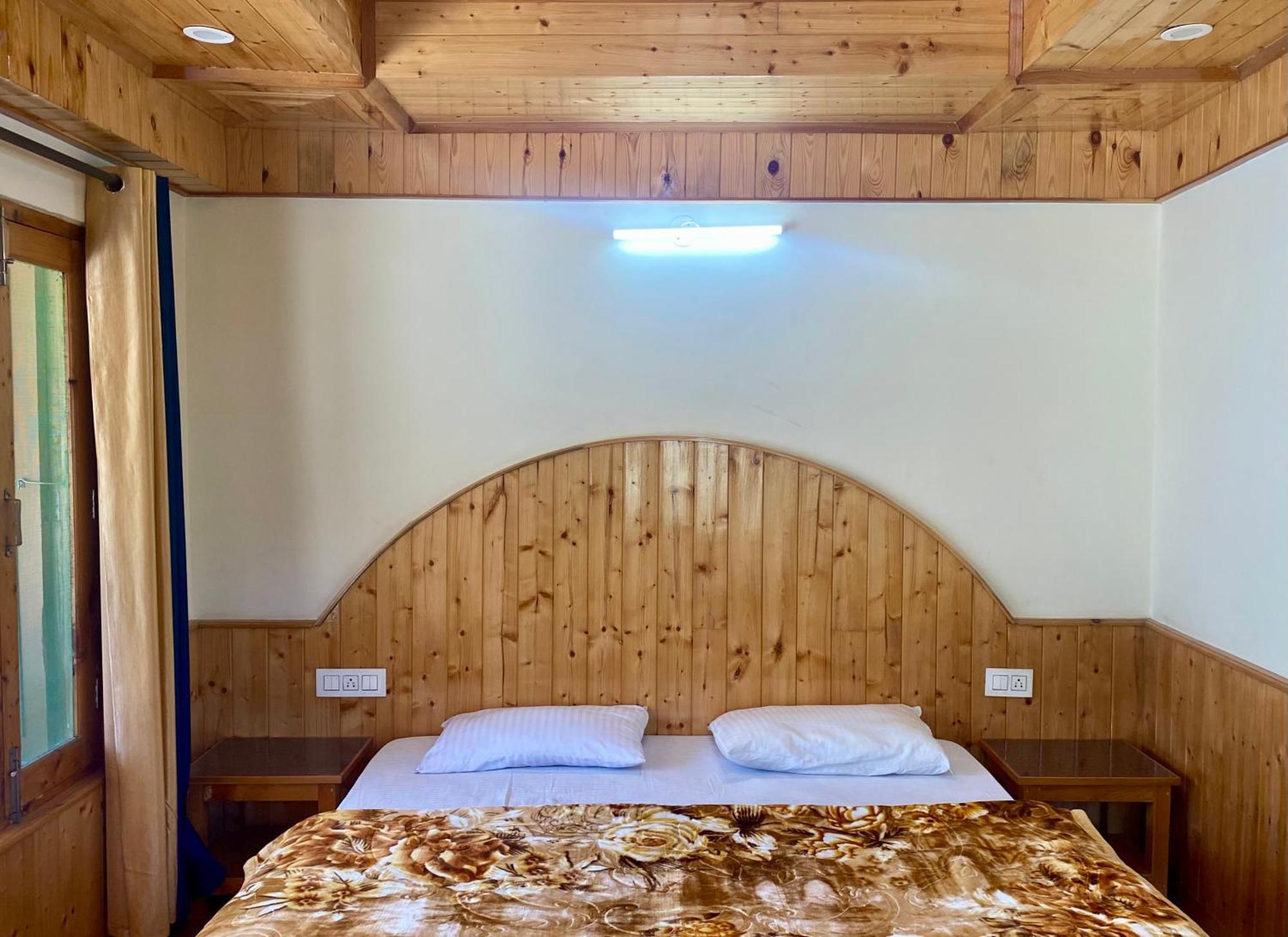 Alpine Bliss Manali (Himachal Pradesh)