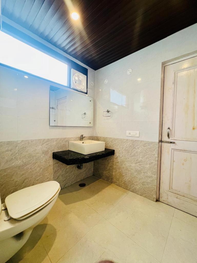 The Royal View Hotel 3*